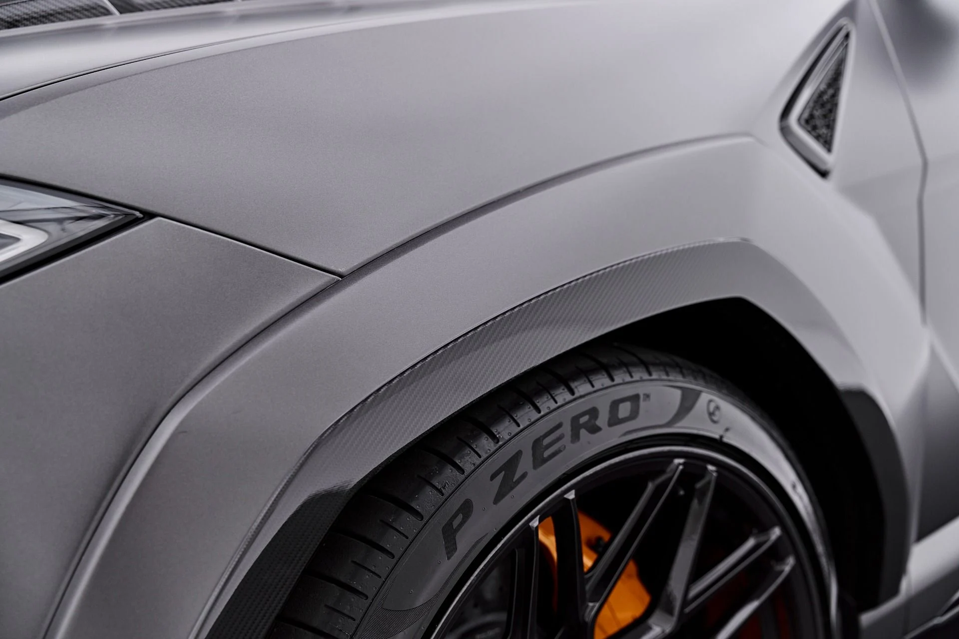 mph022_3832373329_Used_2025_Lamborghini_Urus_SE_1788282672_ce0689d5bd