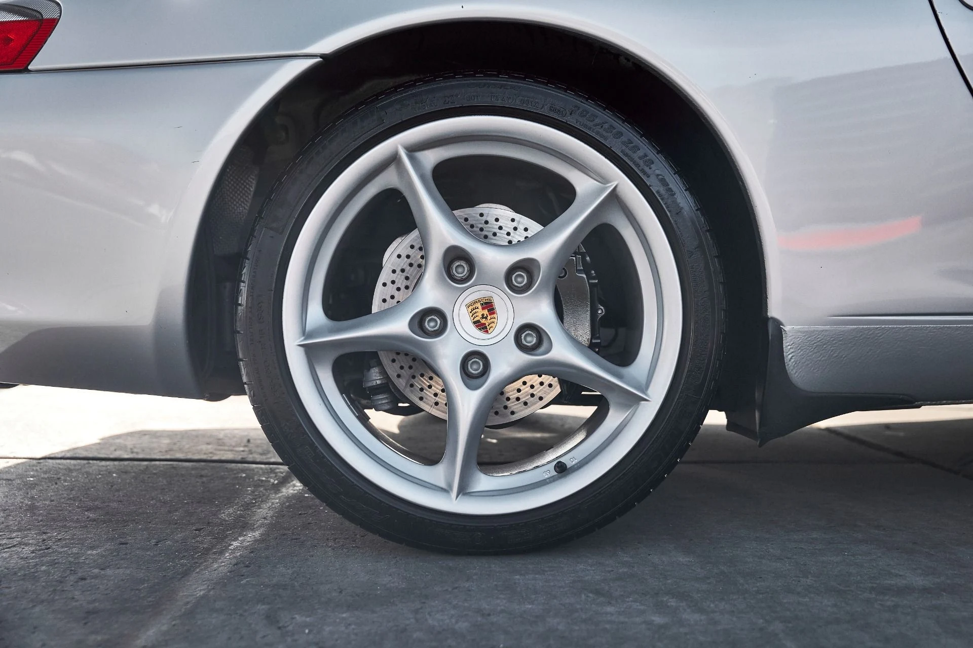 mph022_384329696_Used_2002_Porsche_911_Carrera_1766458425_71952cae02