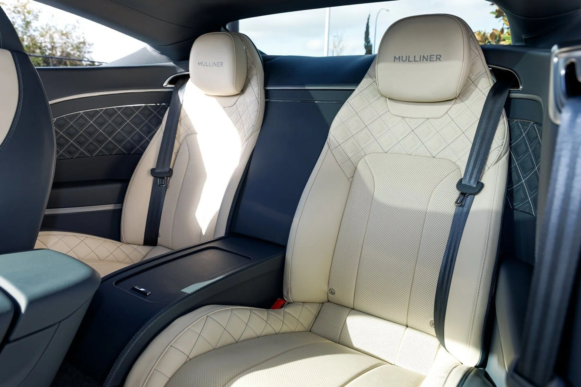 mph022_3851087447_ef4fe0a7b11e0a905db33b178be7ca7fx_83c01c84cc