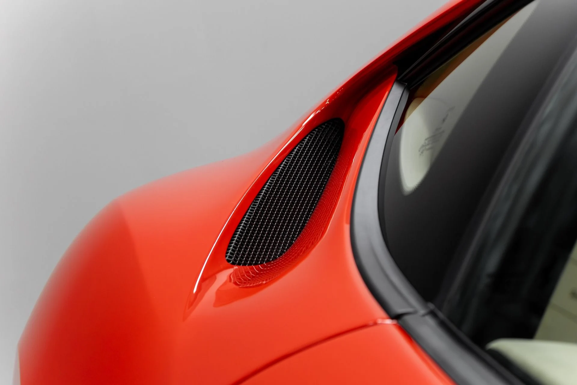 mph022_3852078288_Used_2018_Ferrari_812_Superfast_1763480061_7ffe22e2dd