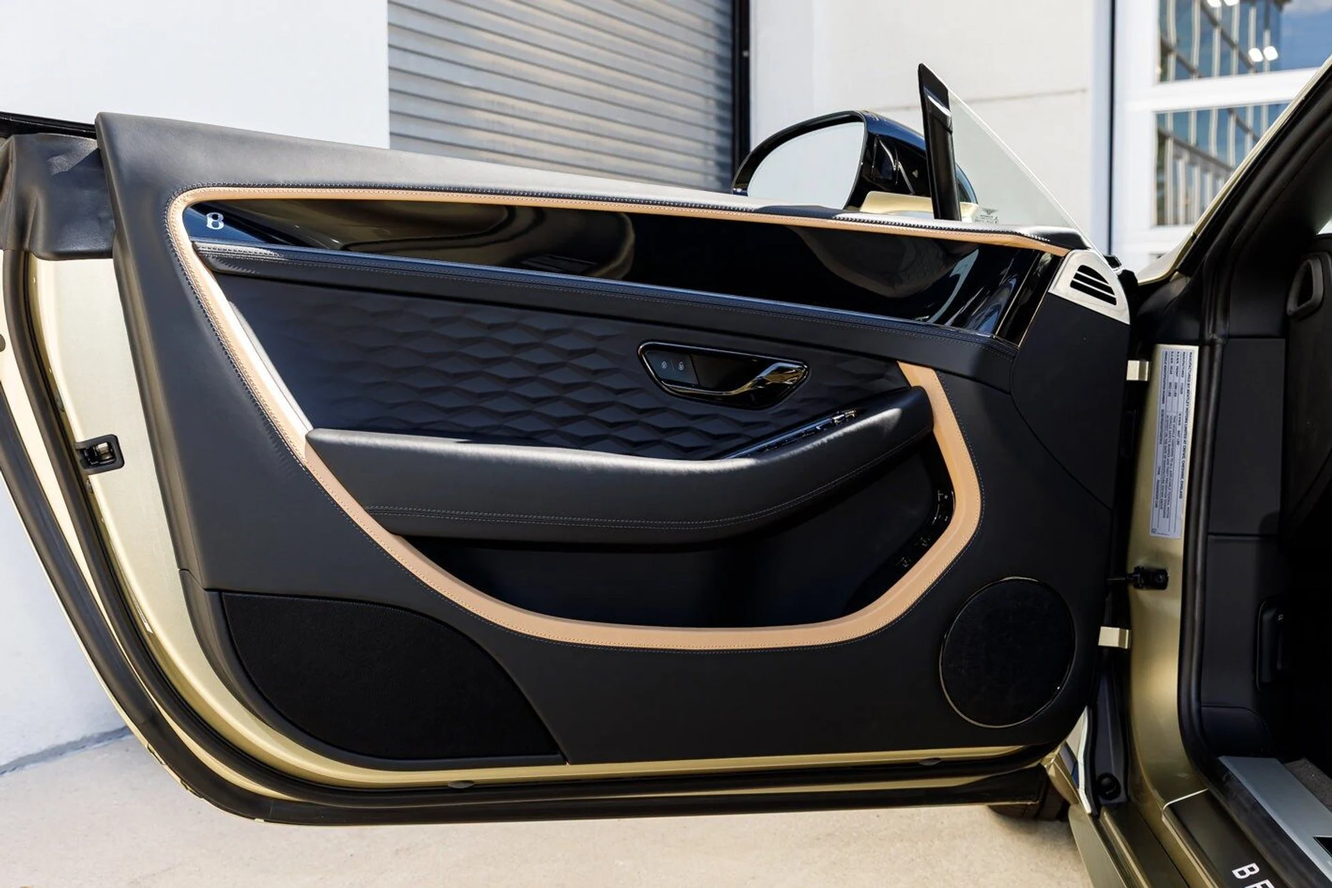 mph022_3854559816_764133a38a5eb51c84354e6665ab19f5x_a3981003ef