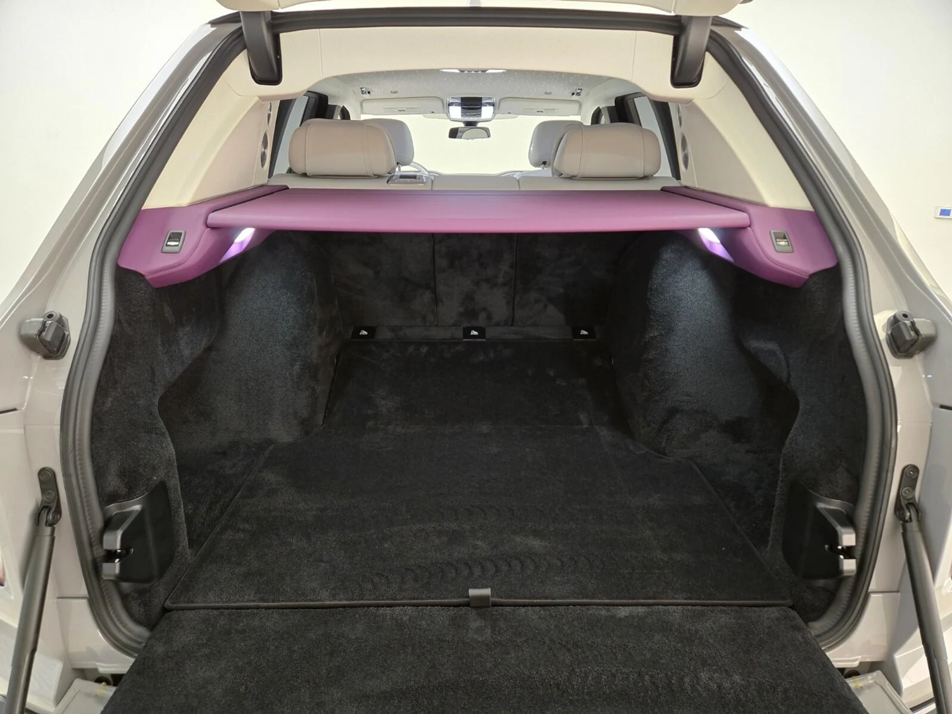 mph022_3860691471_New_2026_Rolls_Royce_Cullinan_1760421170_5de0c9271e