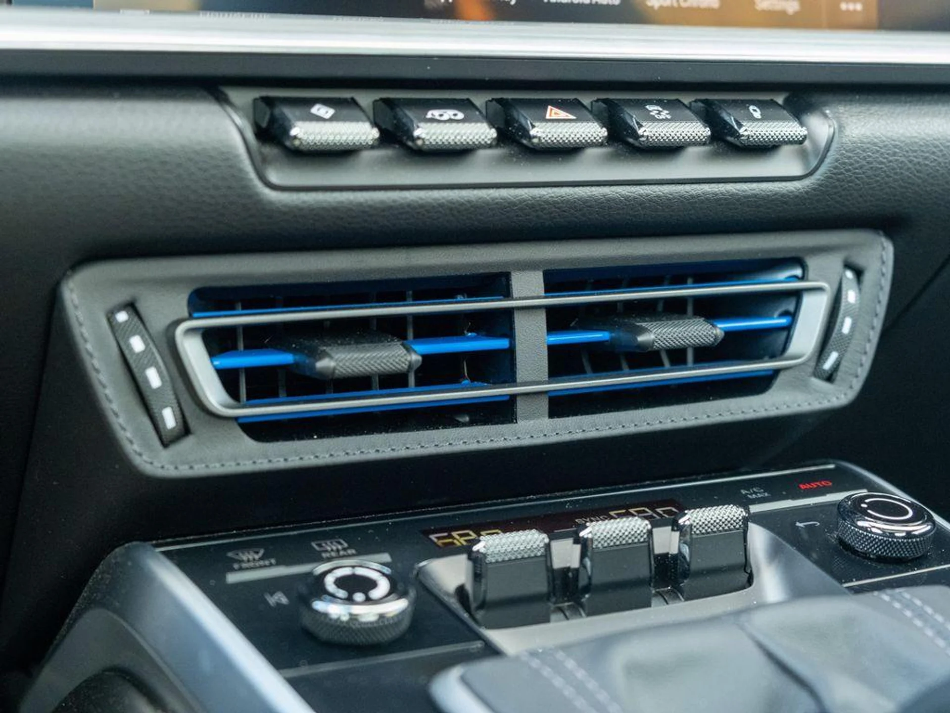 mph022_3862360193_k_SFR_Uu_DLT_Cdb_WLY_Lv_Pg_SALHEA_Sc_f39996120f