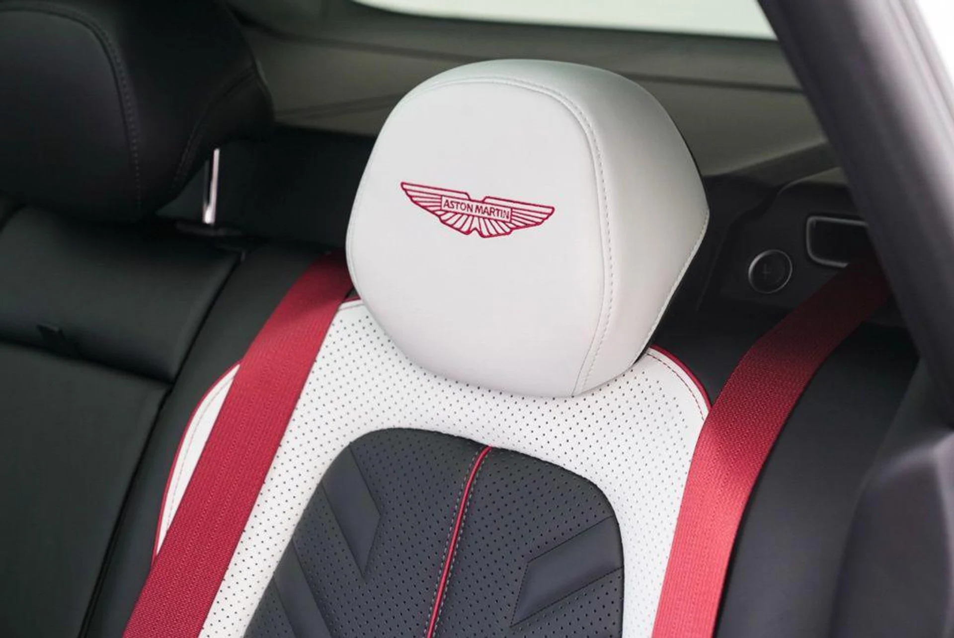 mph022_3865907199_NBX_8w61531_Pw_NNOU_9_C1_k_E_Huw_Bs_a7577ffeb6