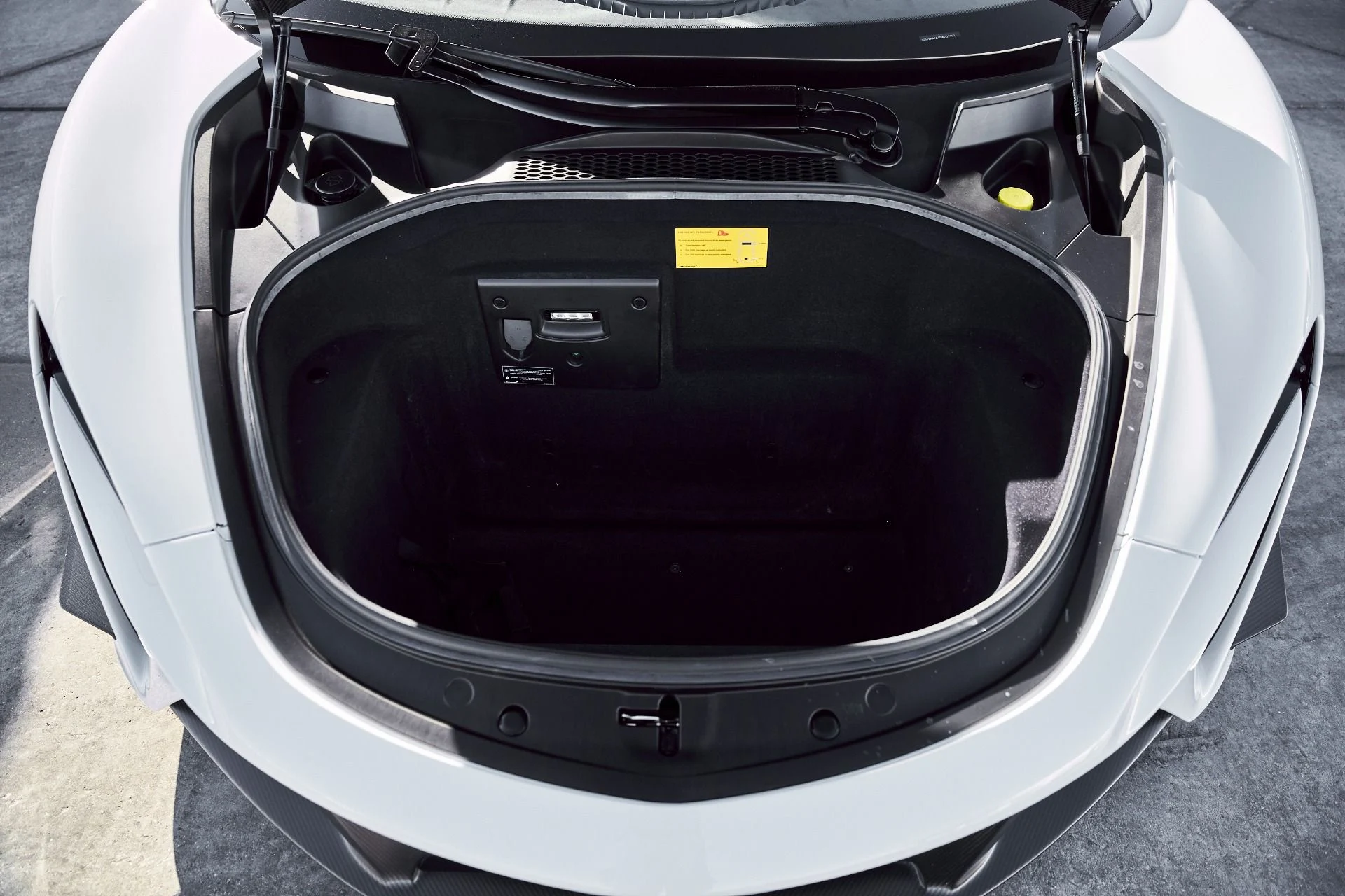 mph022_3876426721_Used_2023_Mc_Laren_Artura_1773773894_e9fb3cbc7f