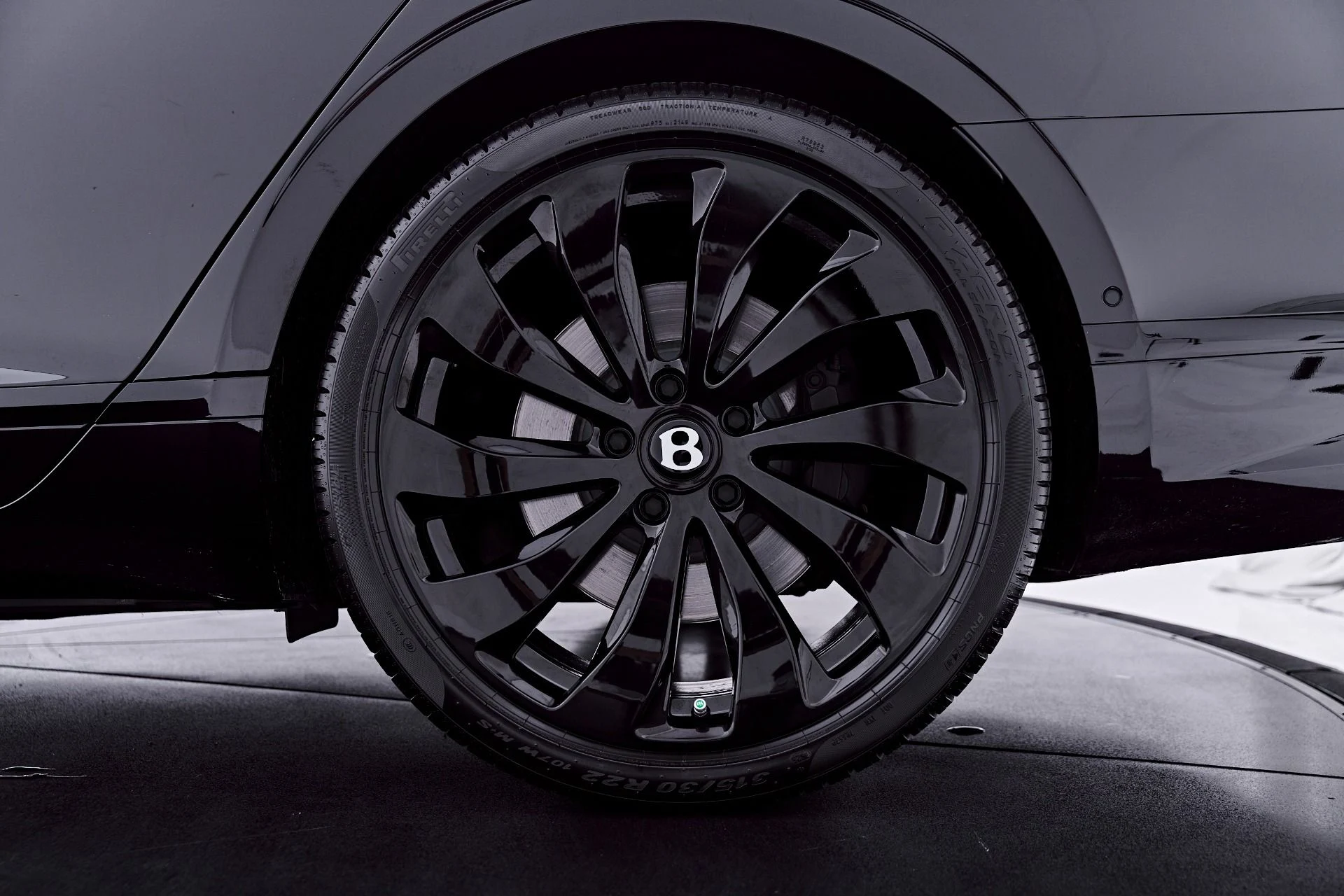 mph022_3880318428_Used_2023_Bentley_Flying_Spur_S_1784247249_8245619bad
