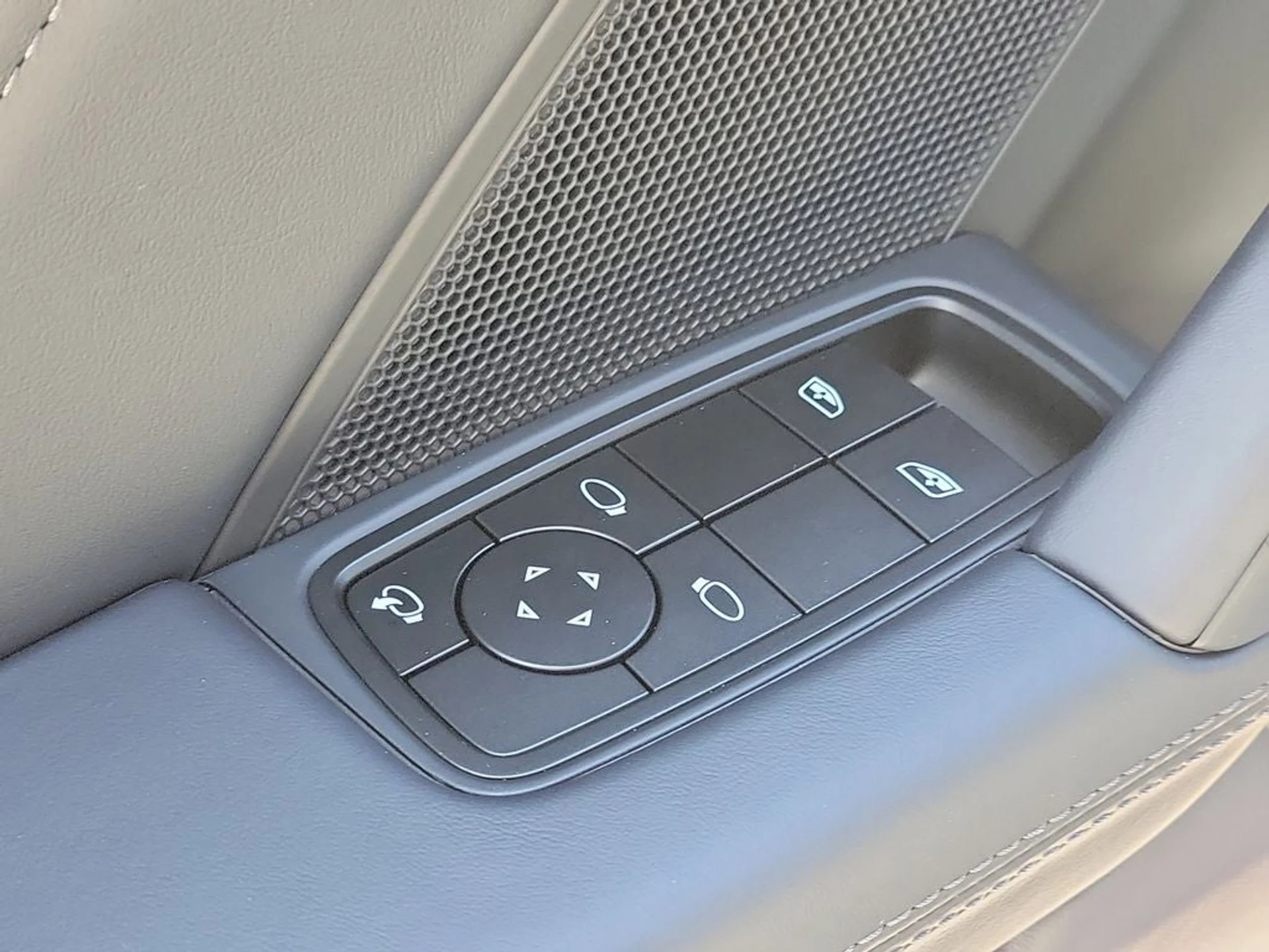 mph022_3881517004_23_051f0c31c6