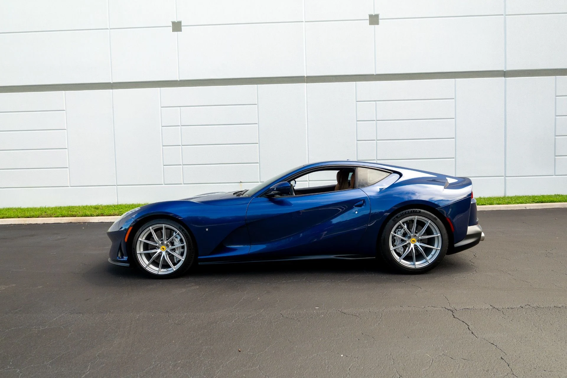 mph022_3889657157_Used_2020_Ferrari_812_Superfast_1758742343_cac6f7d0ec