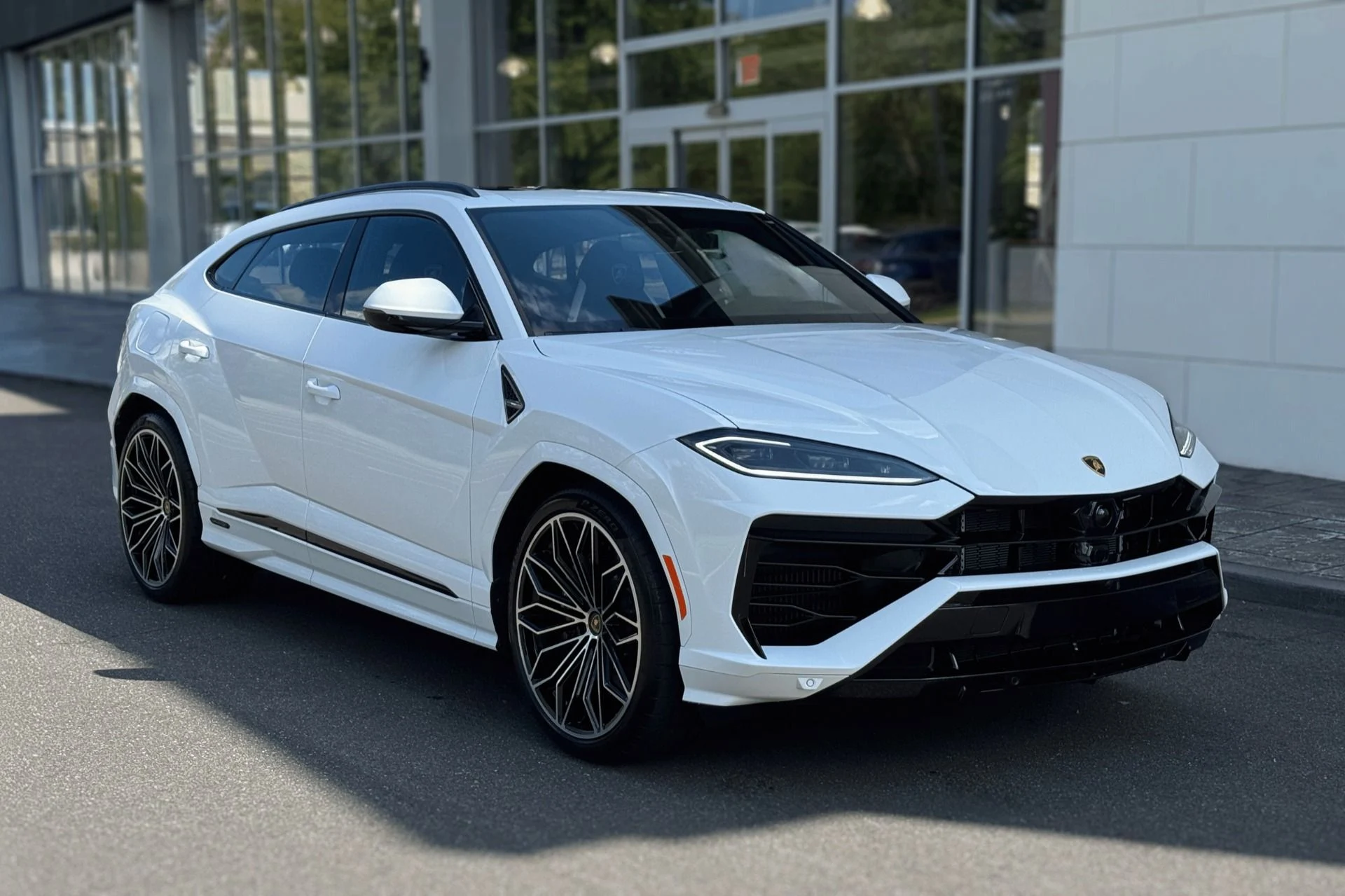 mph022_3892431993_Used_2025_Lamborghini_Urus_SE_1756989701_652baae948