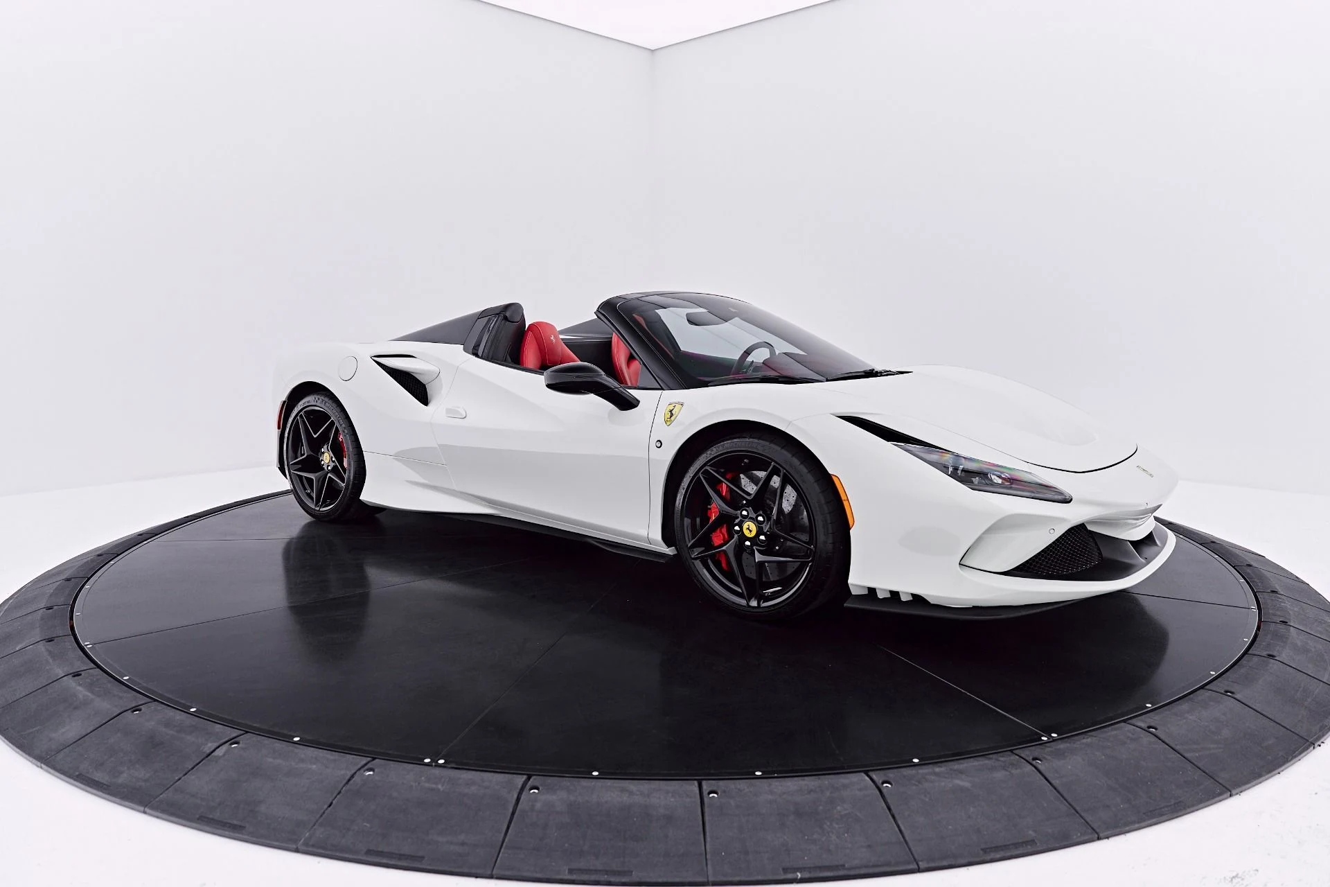 mph022_389842346_Used_2022_Ferrari_F8_Spider_Base_1784162254_909cba172d
