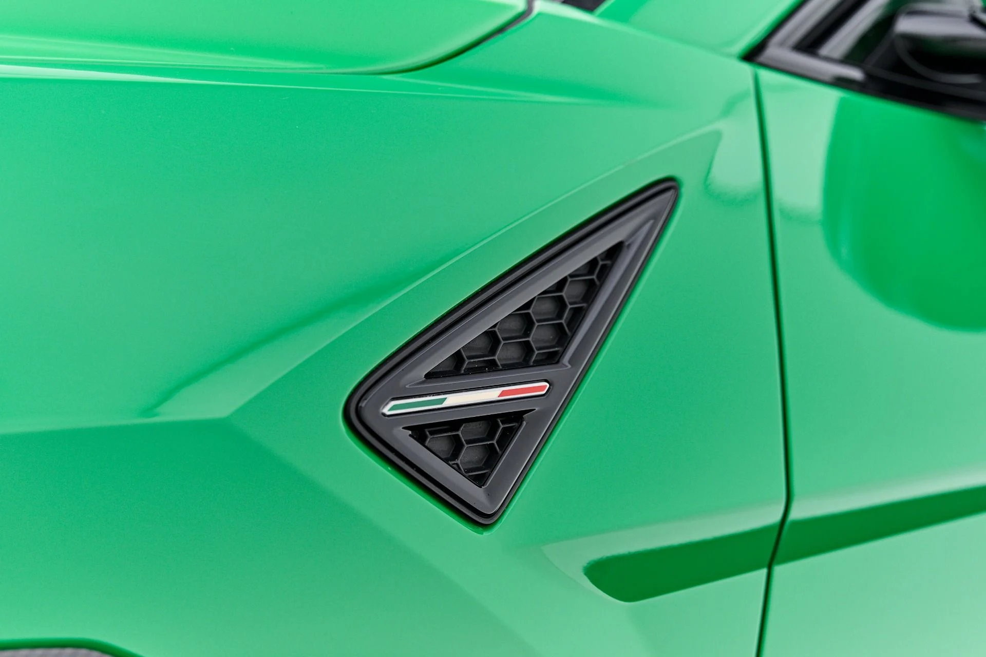 mph022_3902936720_Used_2023_Lamborghini_Urus_Performante_1788571134_792da877b9