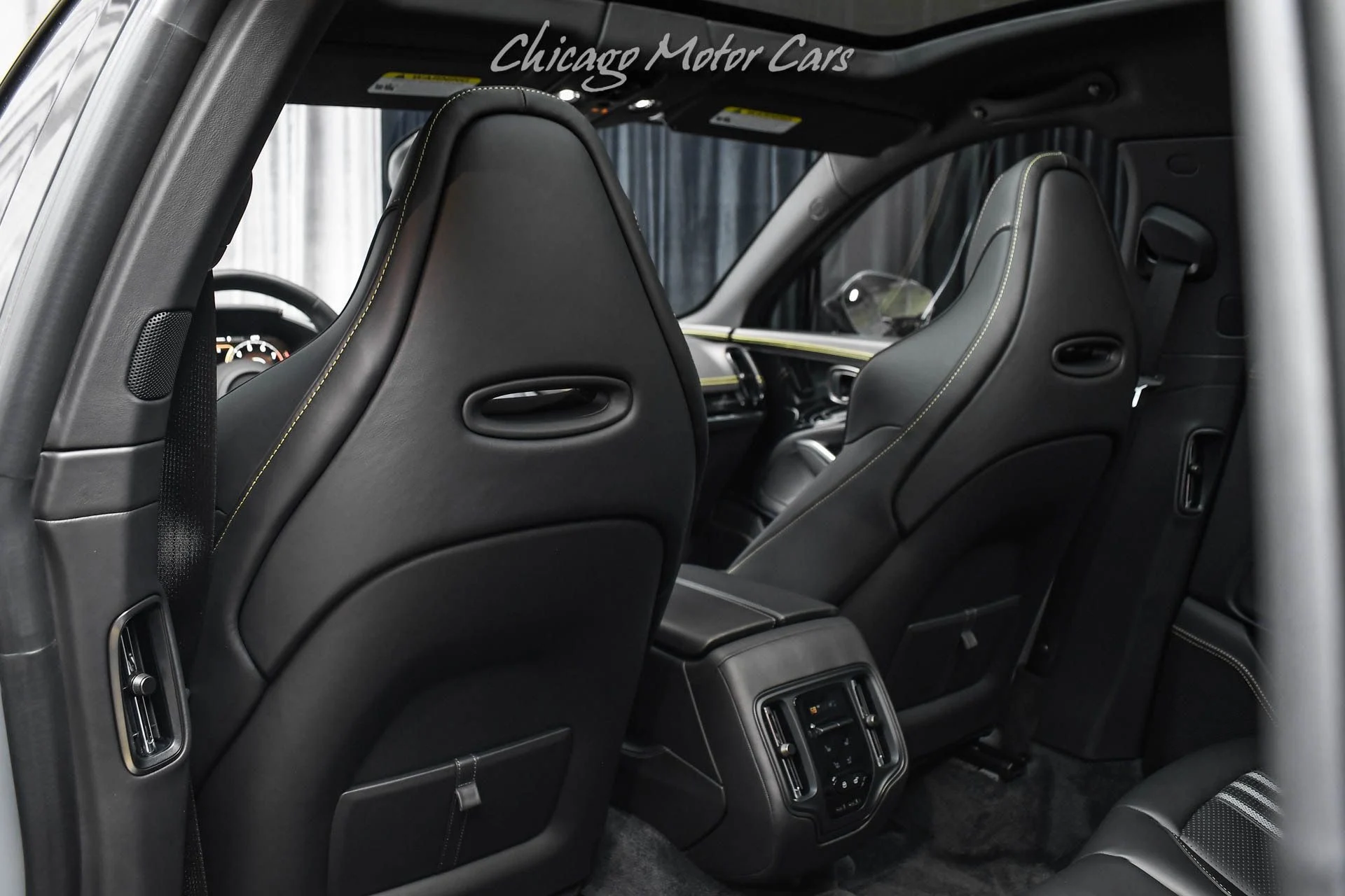 mph022_3903025581_13519_p23_l_be427730b5