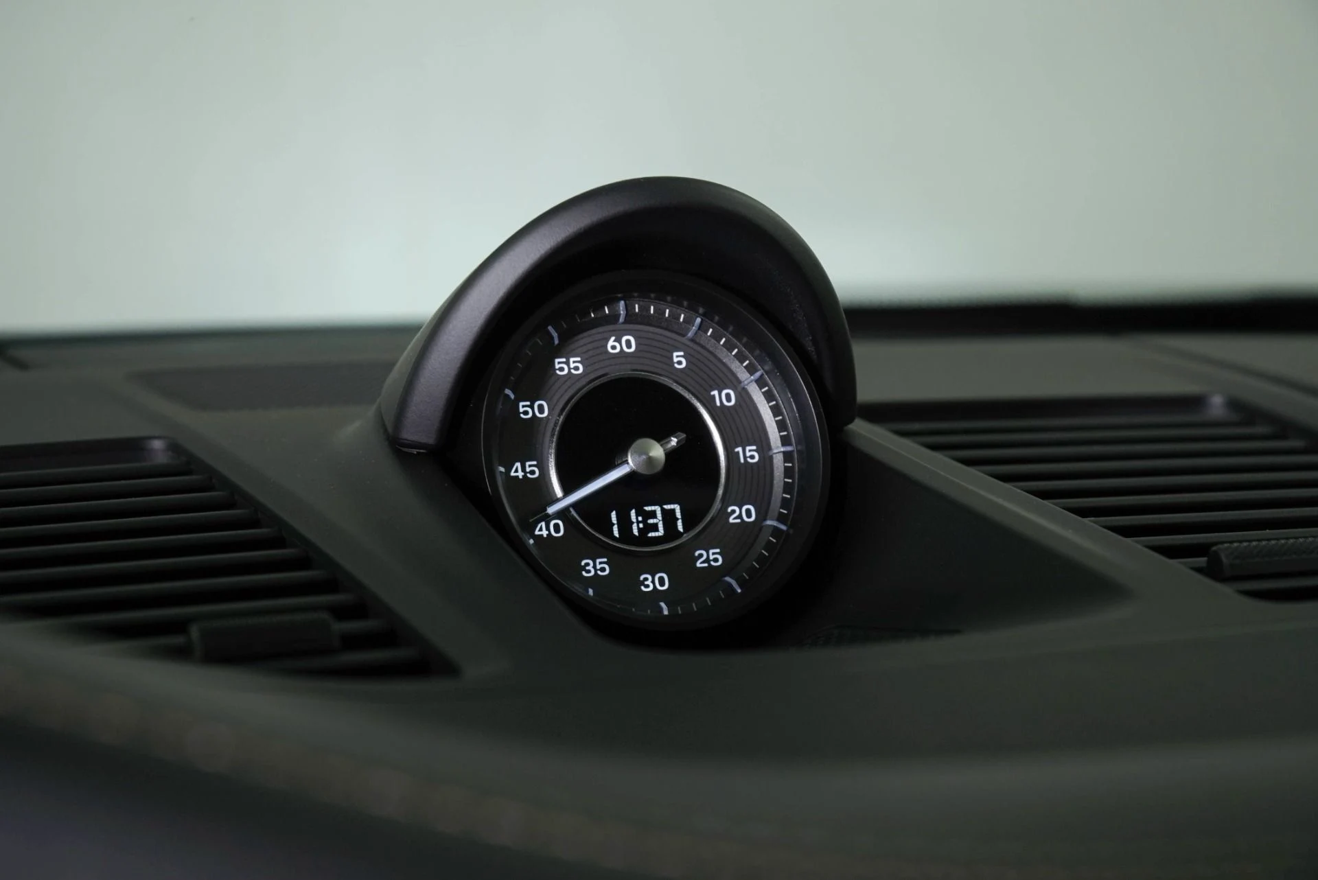 mph022_3903167956_Used_2025_Porsche_911_Turbo_S_1776533142_f31bbbe0e9