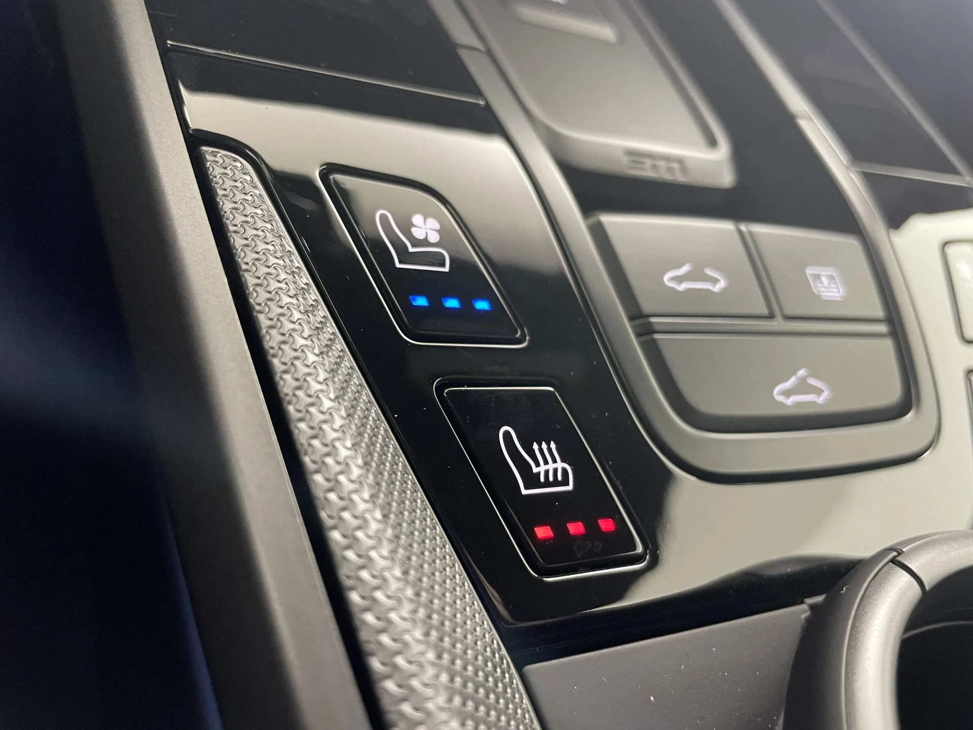 mph022_3904692027_61c9575955ef6d8387d692a072d83ffax_2c8a616fec