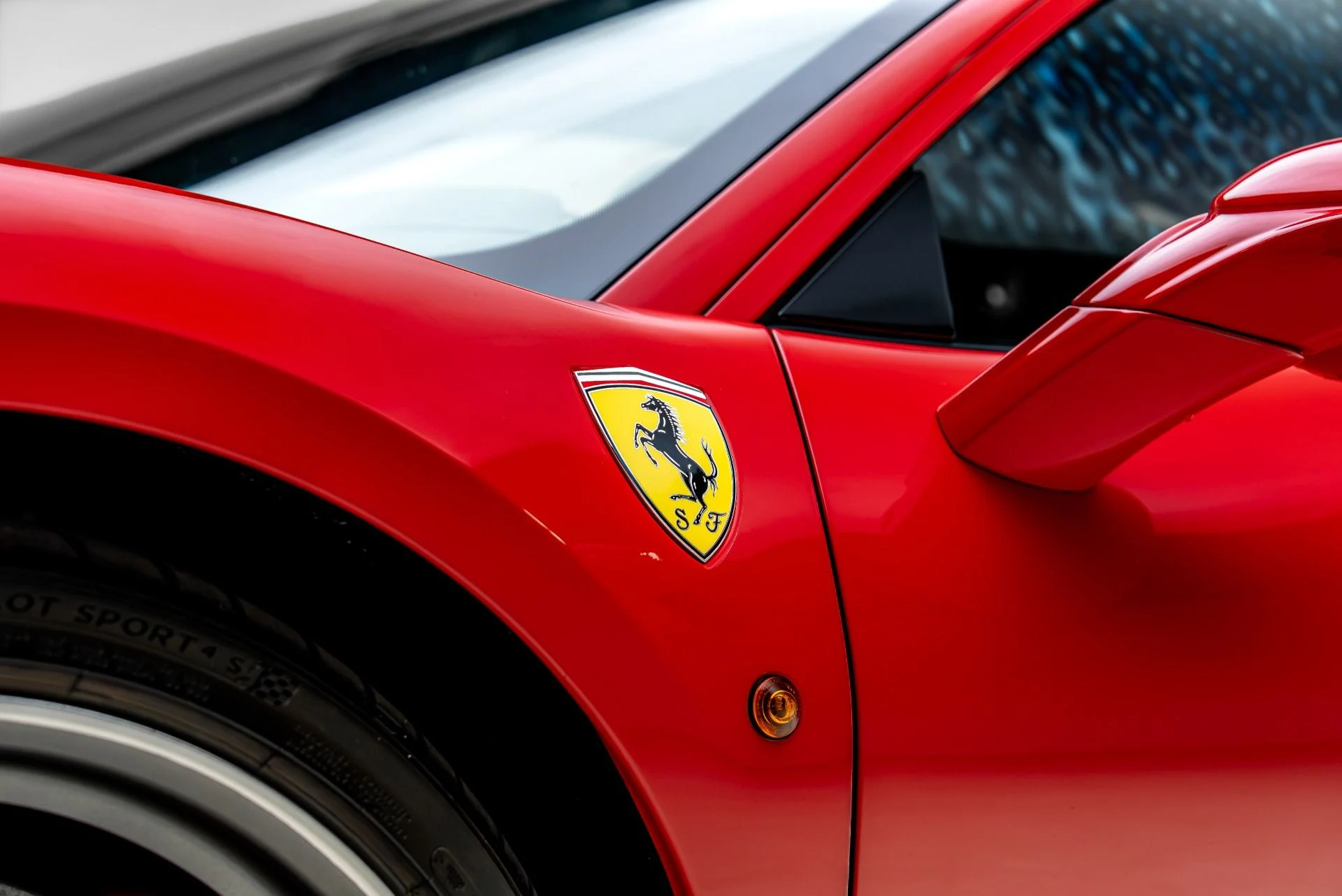mph022_3905597381_Used_2018_Ferrari_488_GTB_1785446199_46fcfcbeda