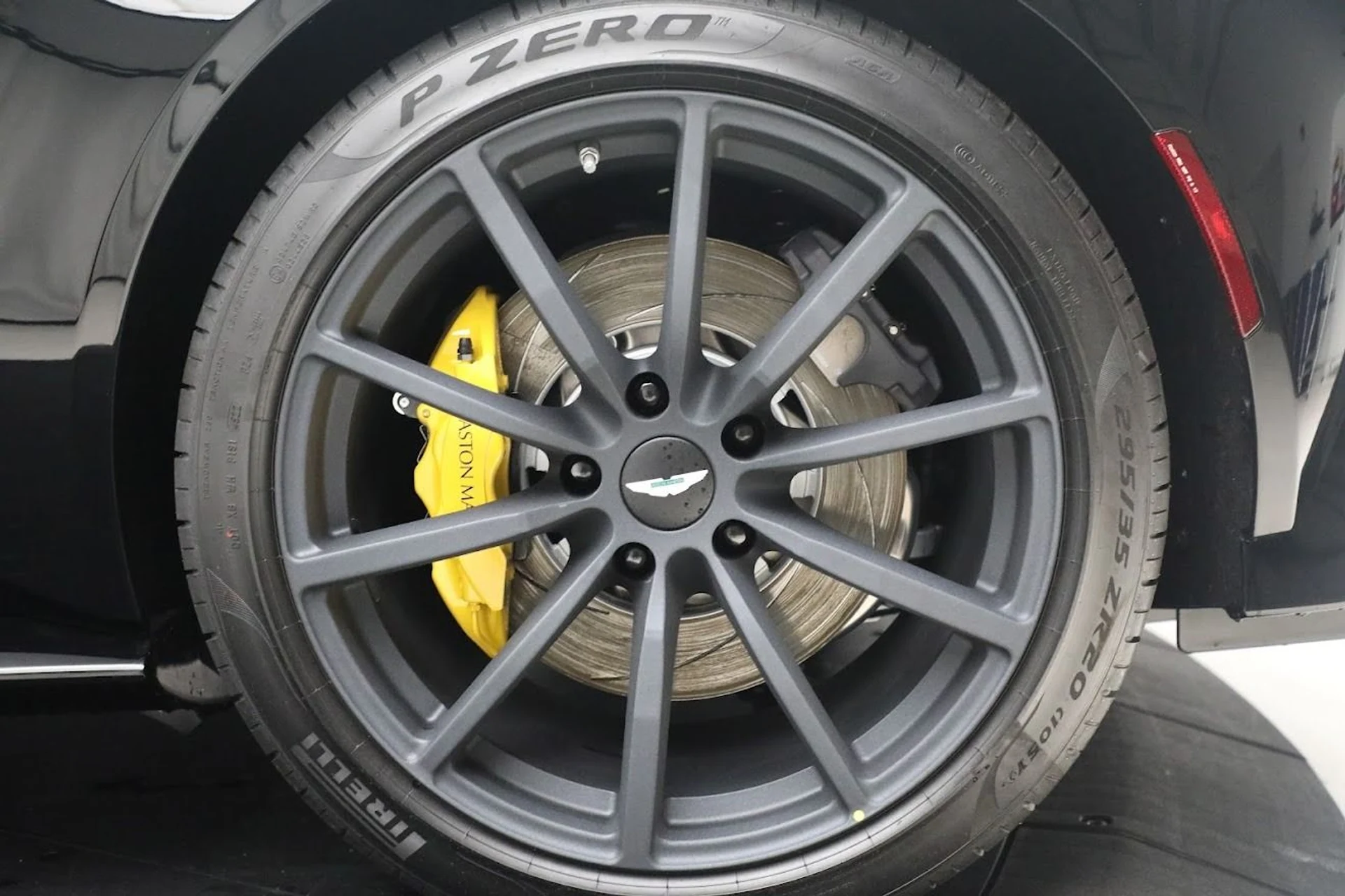 mph022_3909347592_Used_2023_Aston_Martin_Vantage_V8_74120f56b6