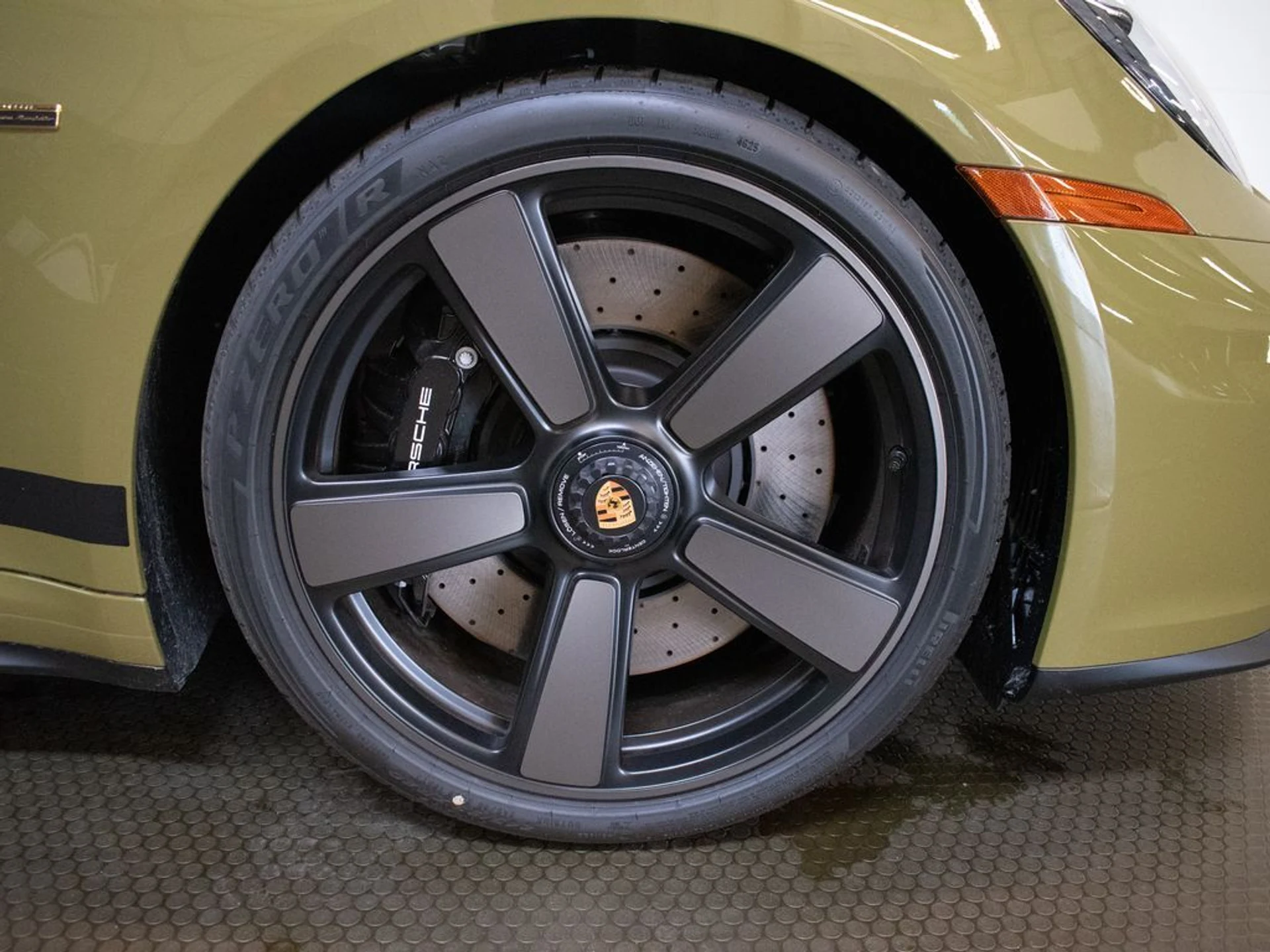 mph022_3921839038_187657985ec90444b72eeb0479645faax_5d9818645a