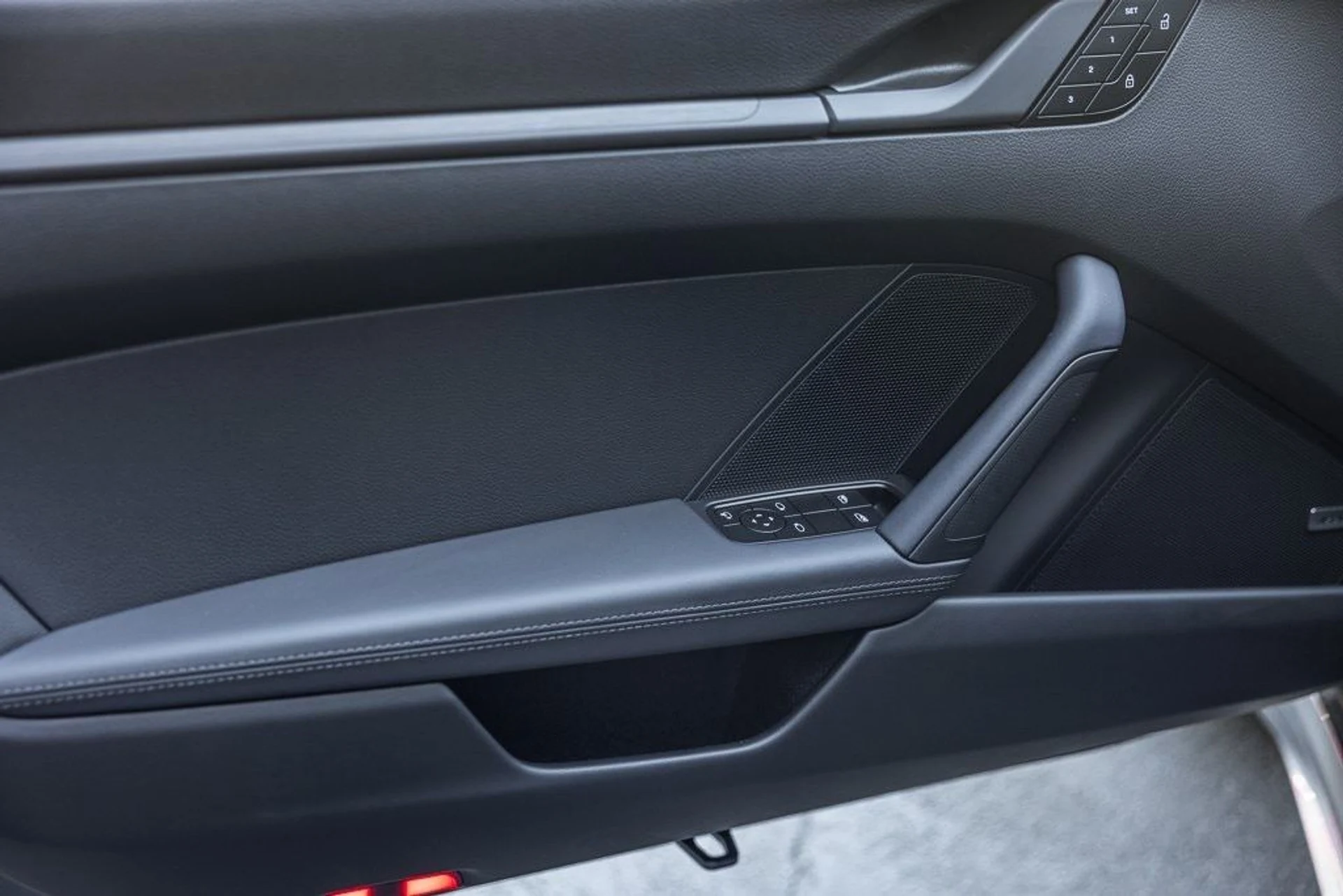 mph022_3922796270_ad04a487f78243644907ac1426e8297ax_fb02c84c7d