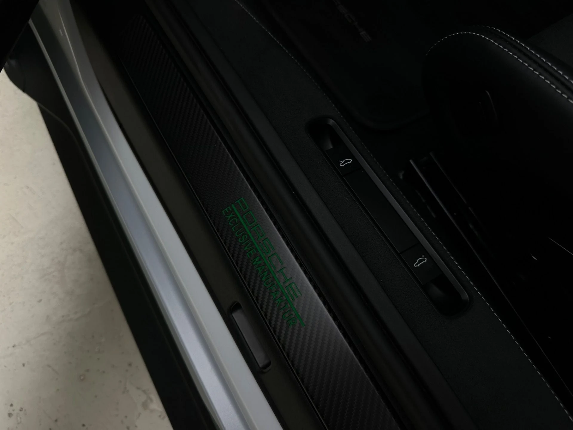 mph022_3933650757_Used_2024_Porsche_911_GT_3_RS_1777498457_423ab5ee70