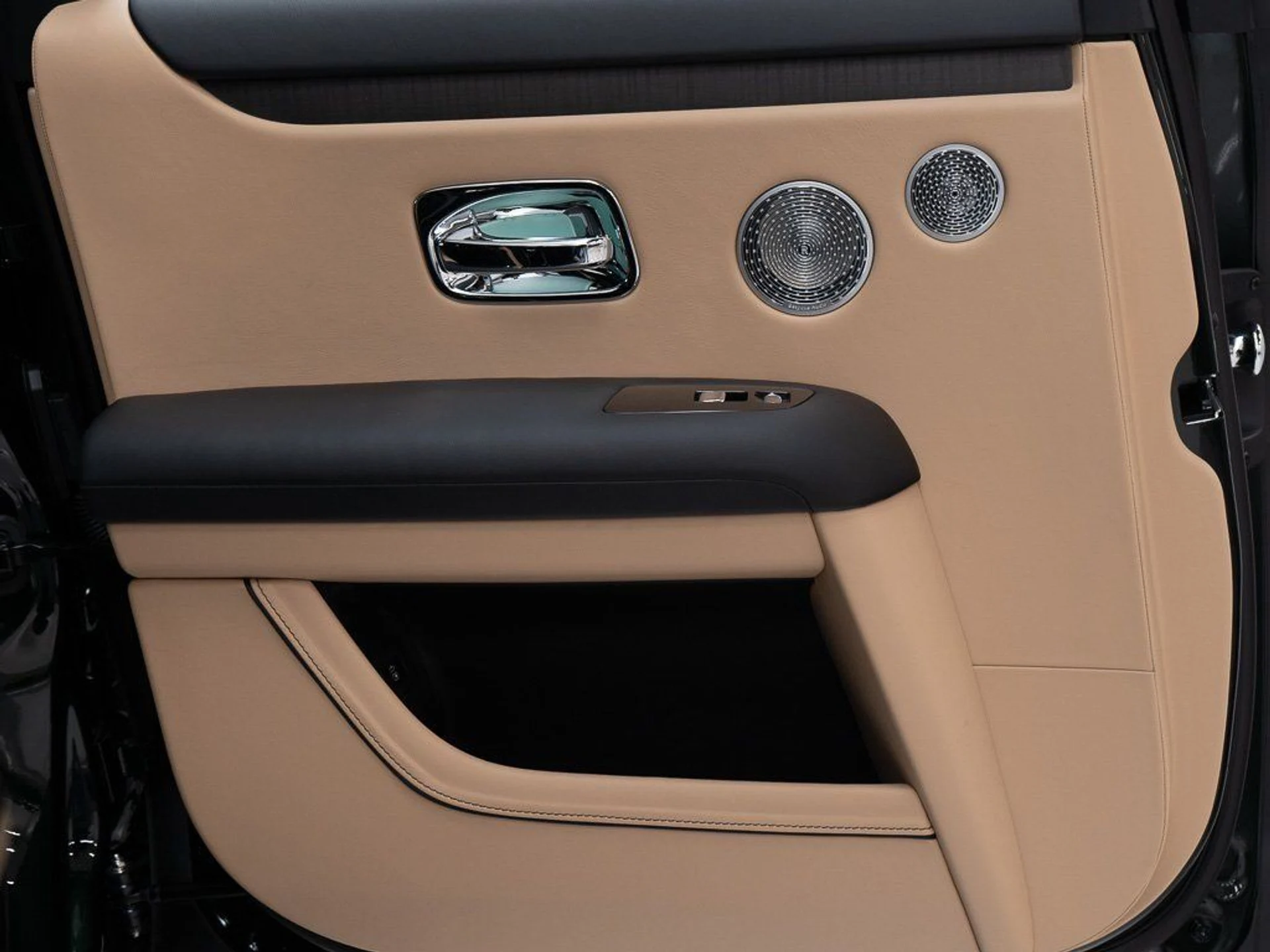 mph022_393604005_93c3700b86b240f473d084cb1566f82e_41b5bfe054