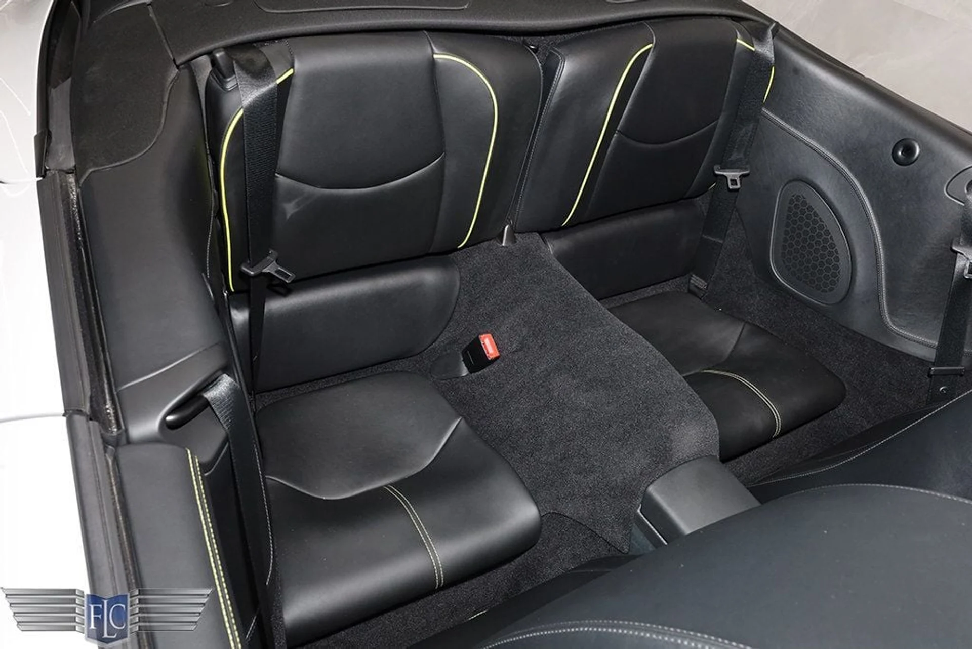 mph022_39370541_used_2012_porsche_911_turbocabriolet_9689_23013530_23_1024_b18363d675