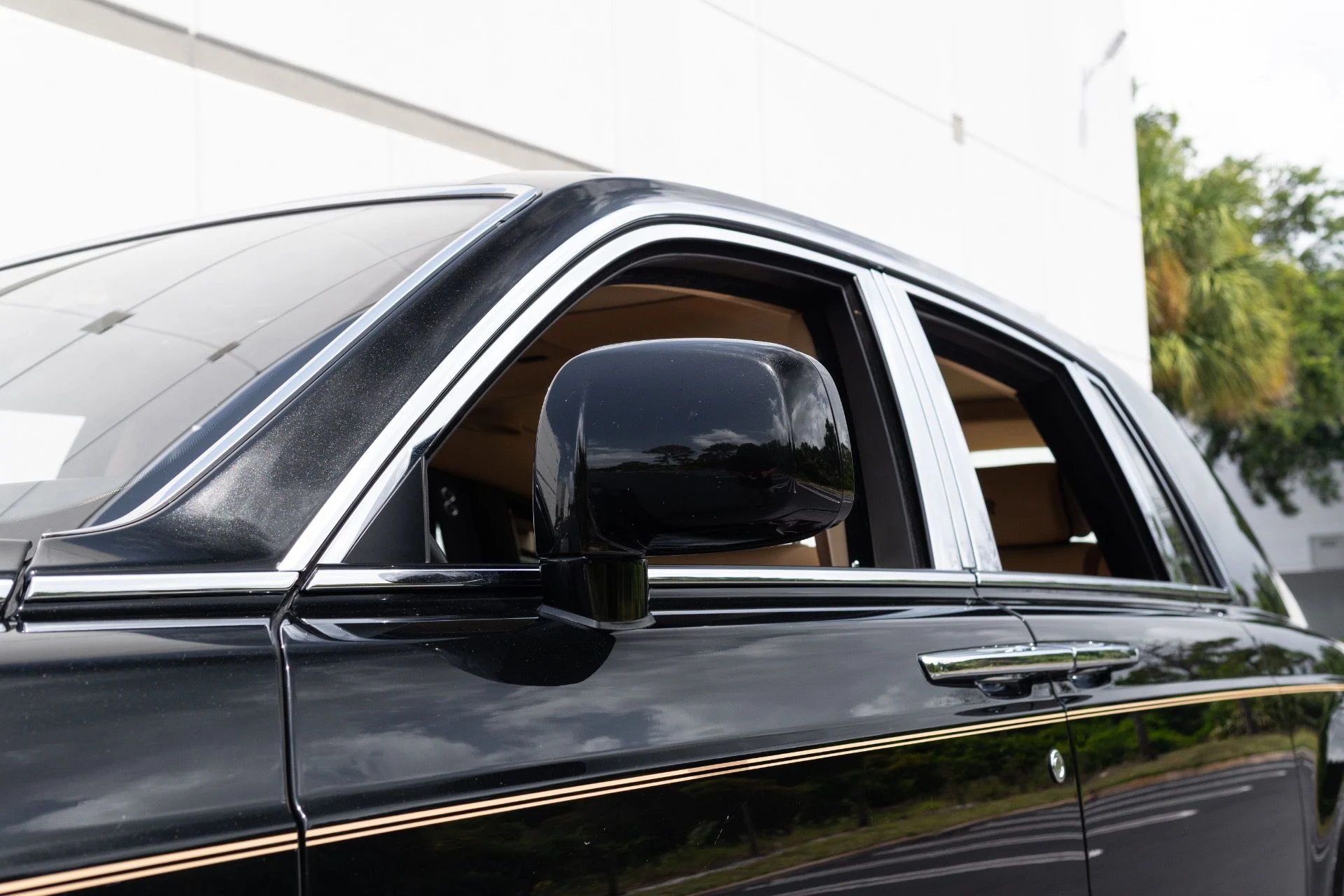 mph022_3942567341_Used_2015_Rolls_Royce_Phantom_1779983365_40d67cdbcd