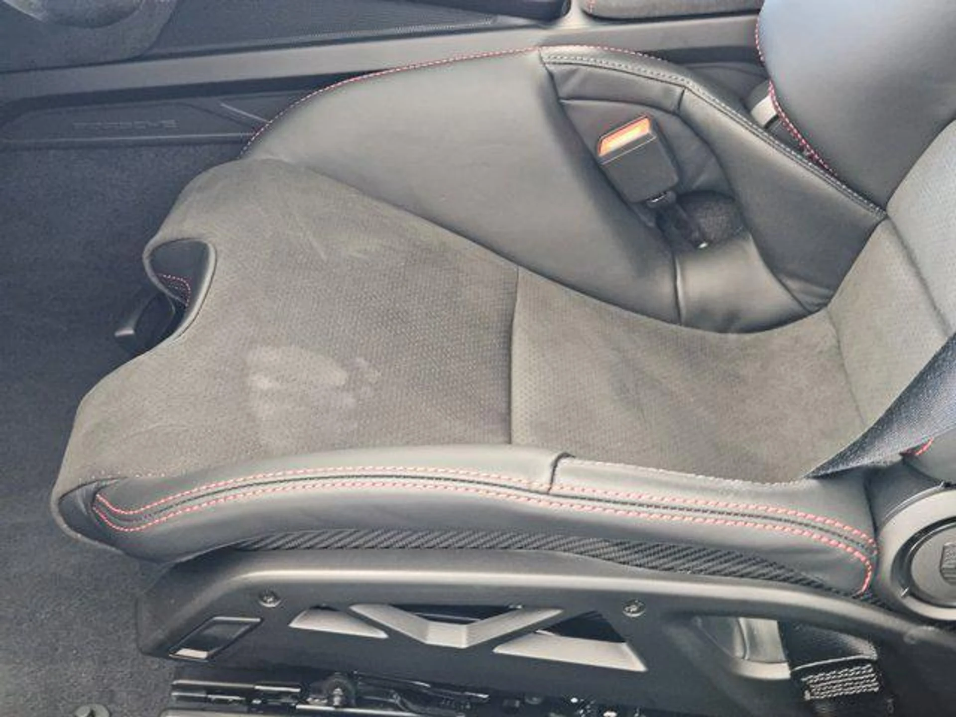 mph022_3949931002_P84j_N_Z_w_U94_B_Iz3_T_Bgydw_DVBHI_a8a2b9e9d3