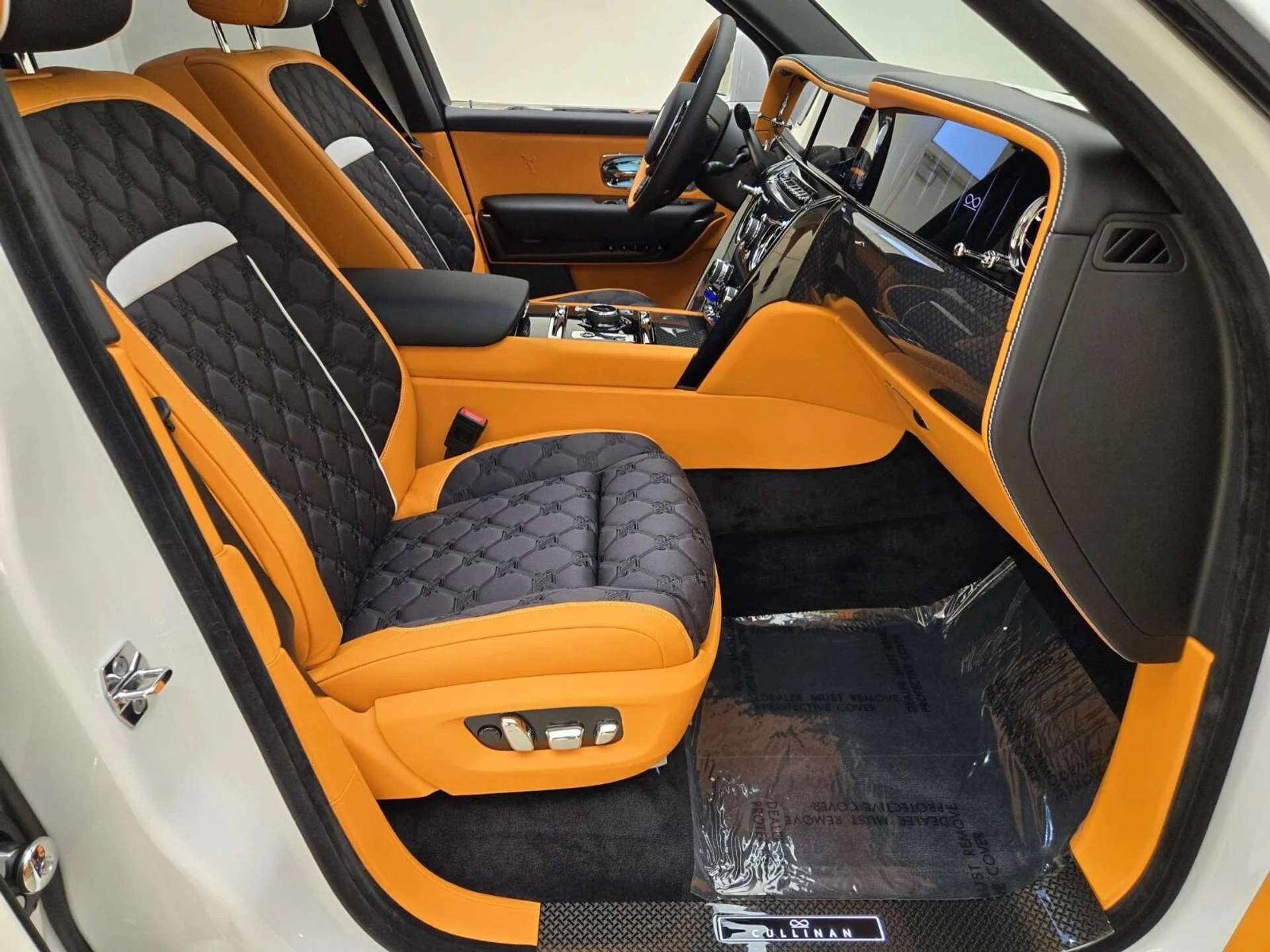 mph022_3951114317_New_2026_Rolls_Royce_Cullinan_1761025729_9db8571509