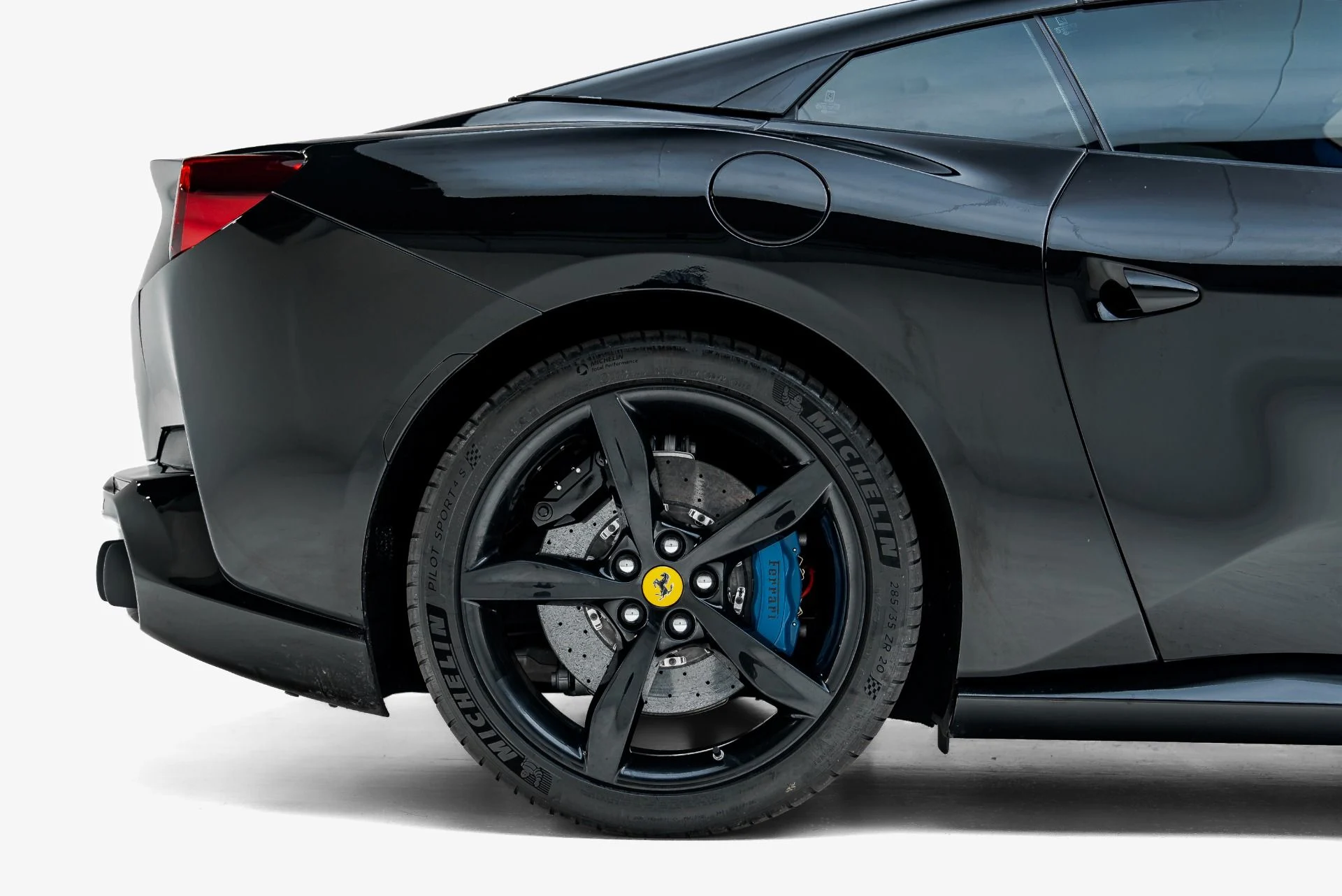 mph022_396535807_Used_2019_Ferrari_Portofino_1788478044_dfd99bb019