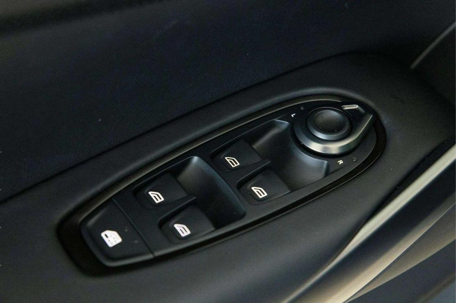 mph022_3973750276_t_R5_SI_20_I5_P5_C45b4_UO_93z_G_Xk_G_Sg_8b76ae2524