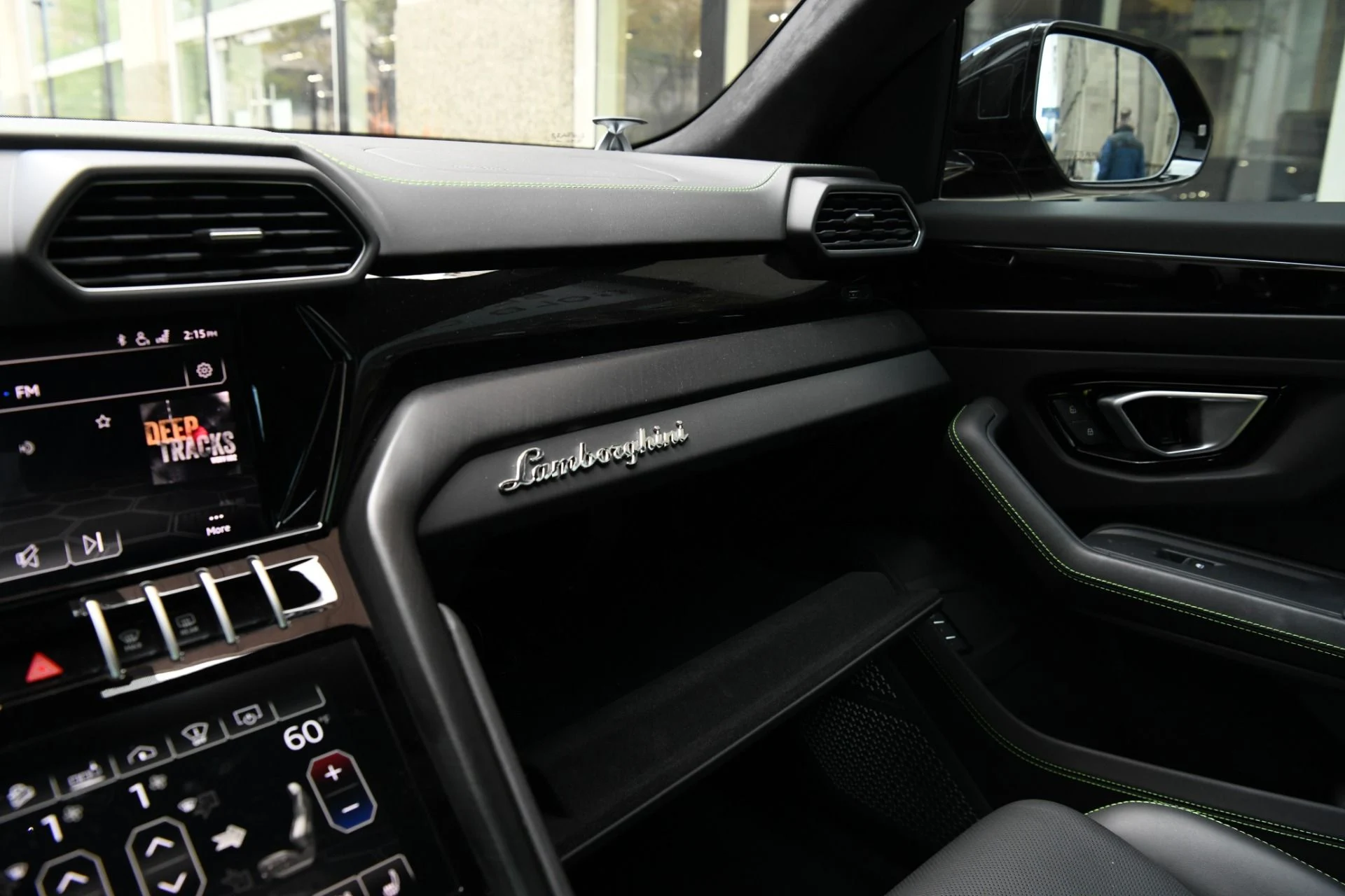 mph022_3975590243_Used_2021_Lamborghini_Urus_1762030182_6e74129790