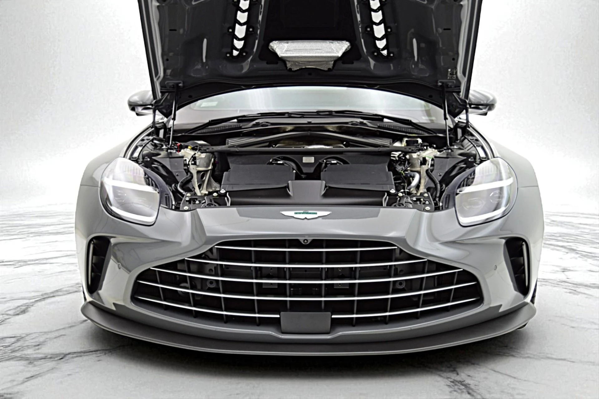 mph022_3984291774_New_2026_Aston_Martin_Vantage_Coupe_73b13c9d4b