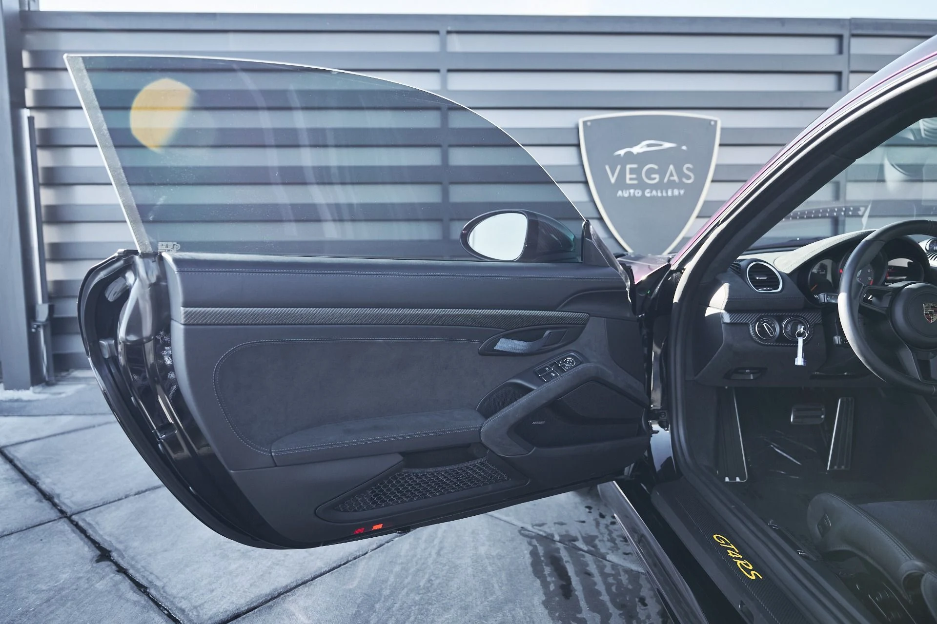 mph022_3987534877_Used_2024_Porsche_718_Cayman_GT_4_RS_1769909430_18c04928c6