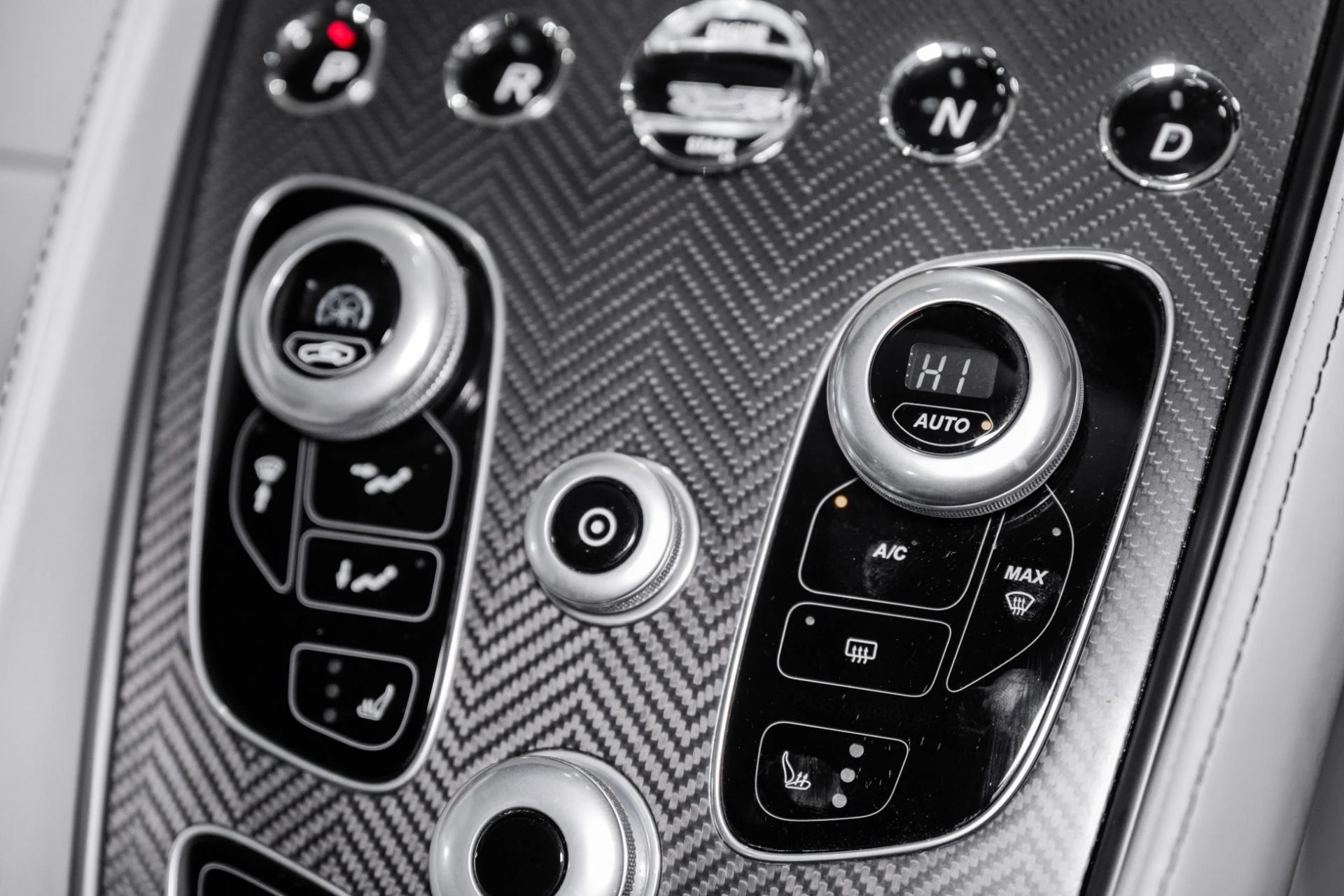 mph022_4001046164_Used_2016_Aston_Martin_Vanquish_V12_1770132200_ed969d782b