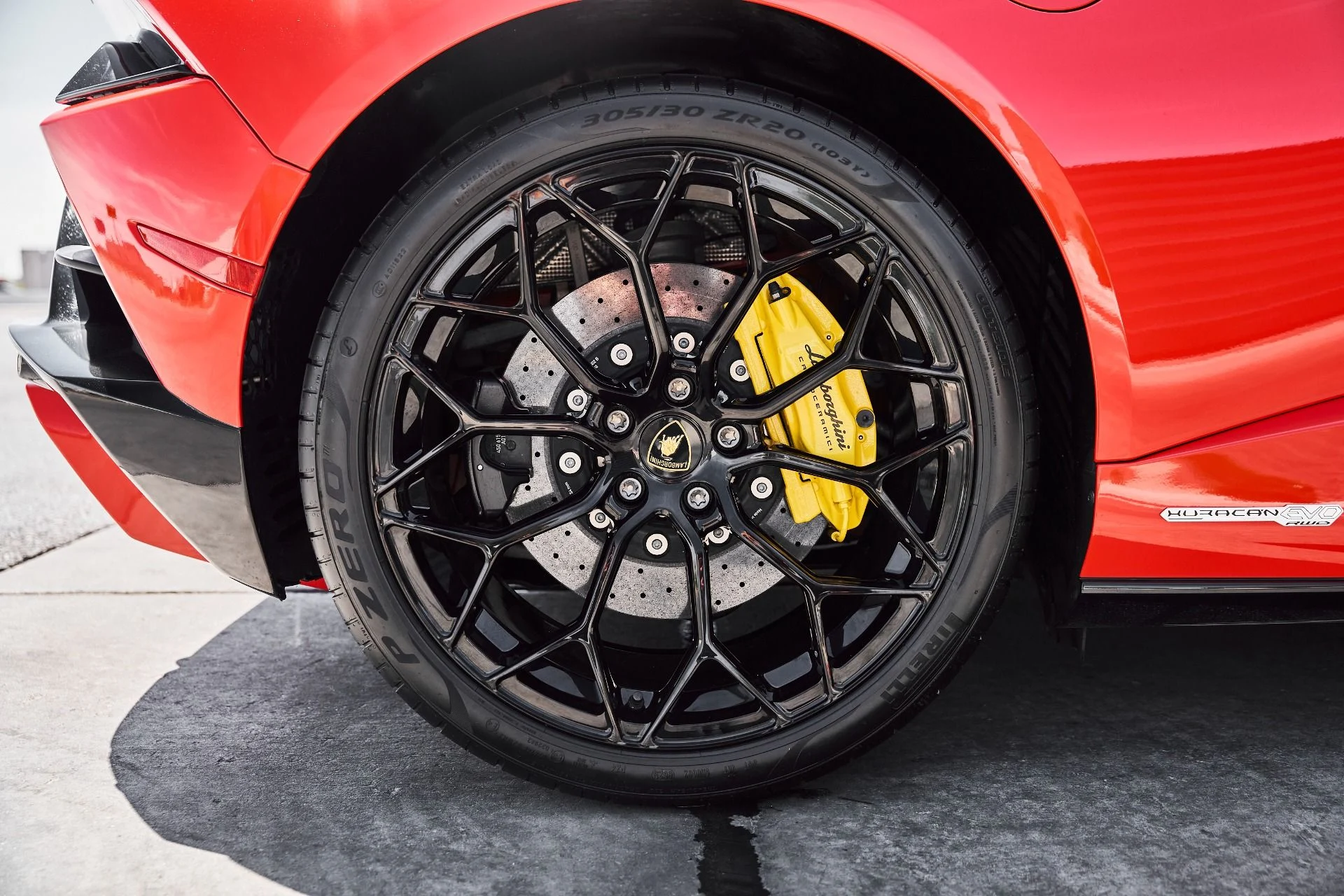 mph022_4001478600_Used_2023_Lamborghini_Huracan_EVO_Base_1776733399_0f7a9fd3d3