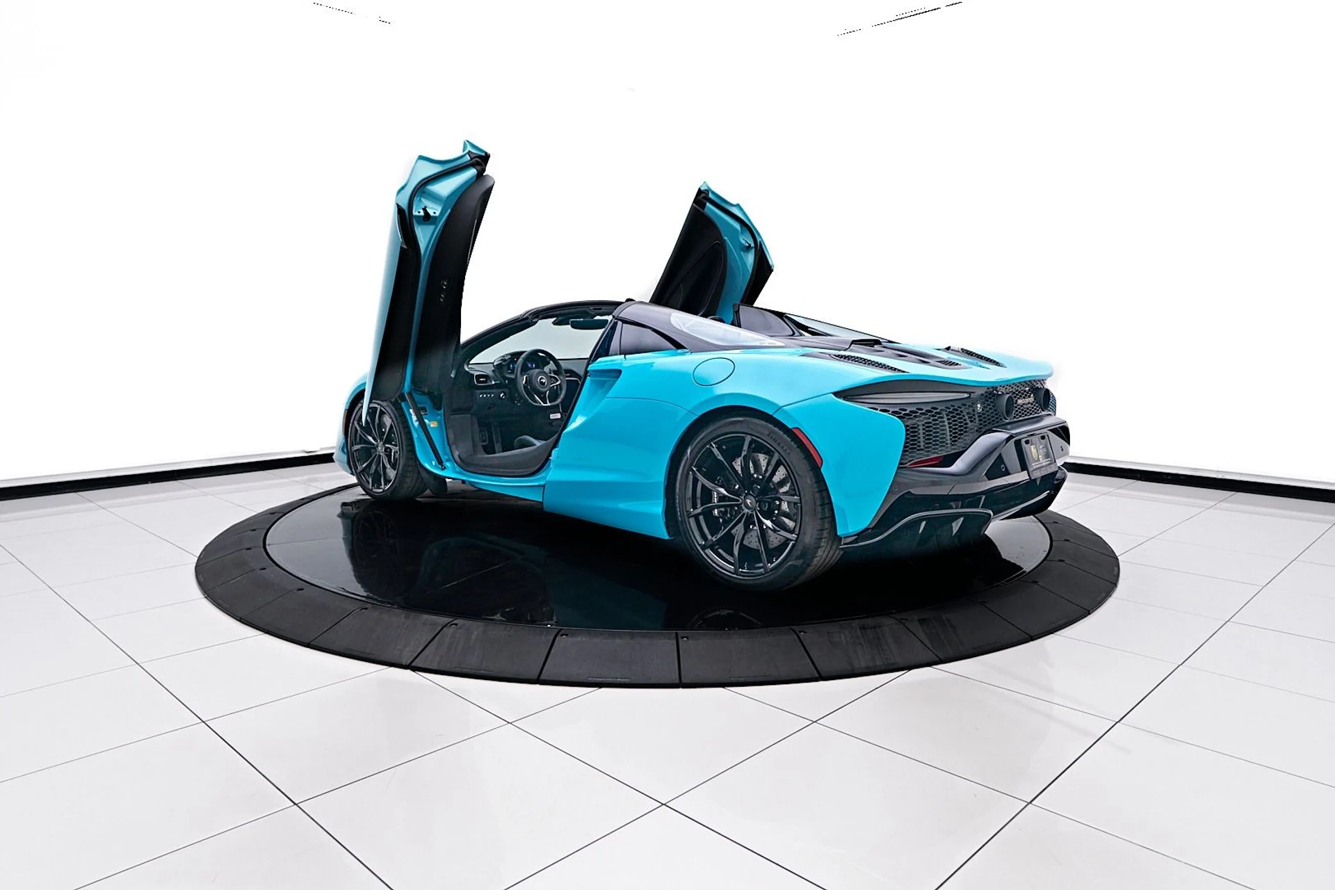 mph022_4004277979_Used_2025_Mc_Laren_Artura_Tech_Lux_1745952984_4359219339