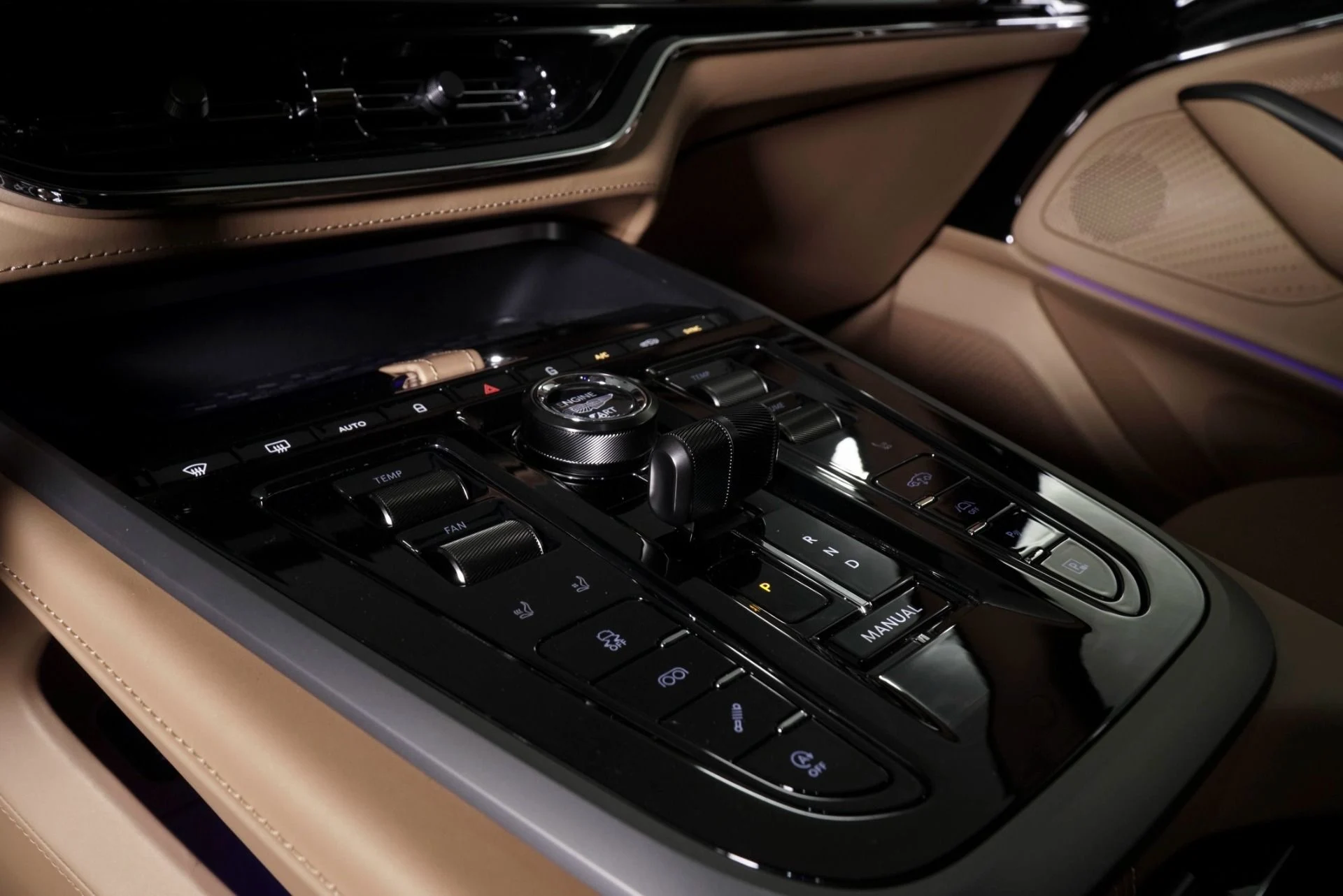mph022_400996535_New_2026_Aston_Martin_DBX_707_1769661941_66839c3d82