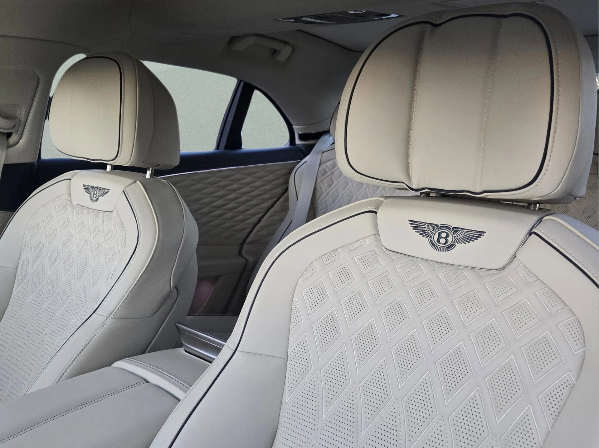 mph022_4010581731_1e4ba43190b95d448edb4f2c33d87b21x_c07c5aa74a