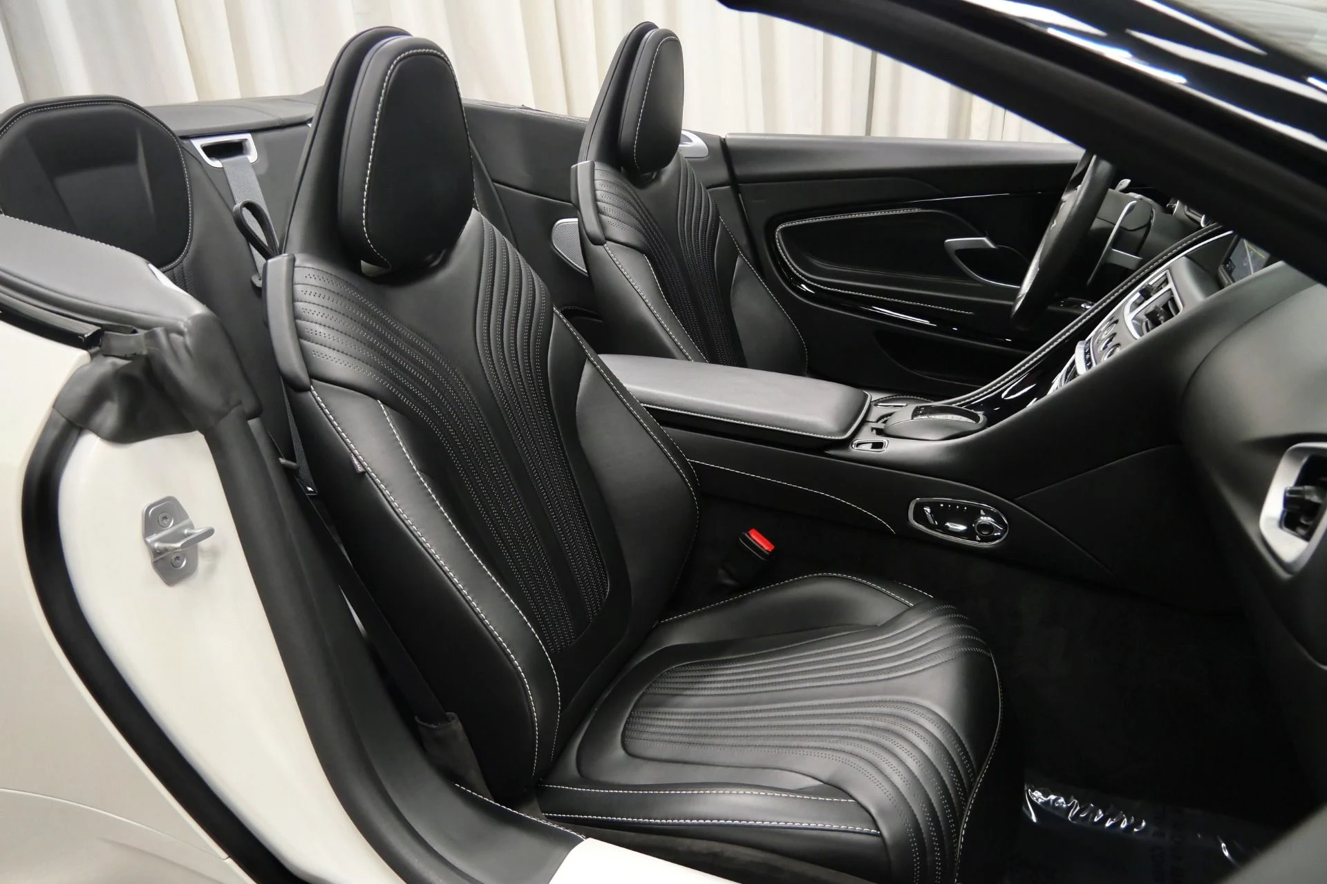 mph022_4013045292_Used_2019_Aston_Martin_DB_11_Volante_Gloss_Black_Bodypack_Heated_and_Ventilated_Seats_1764691005_fed0c18d10