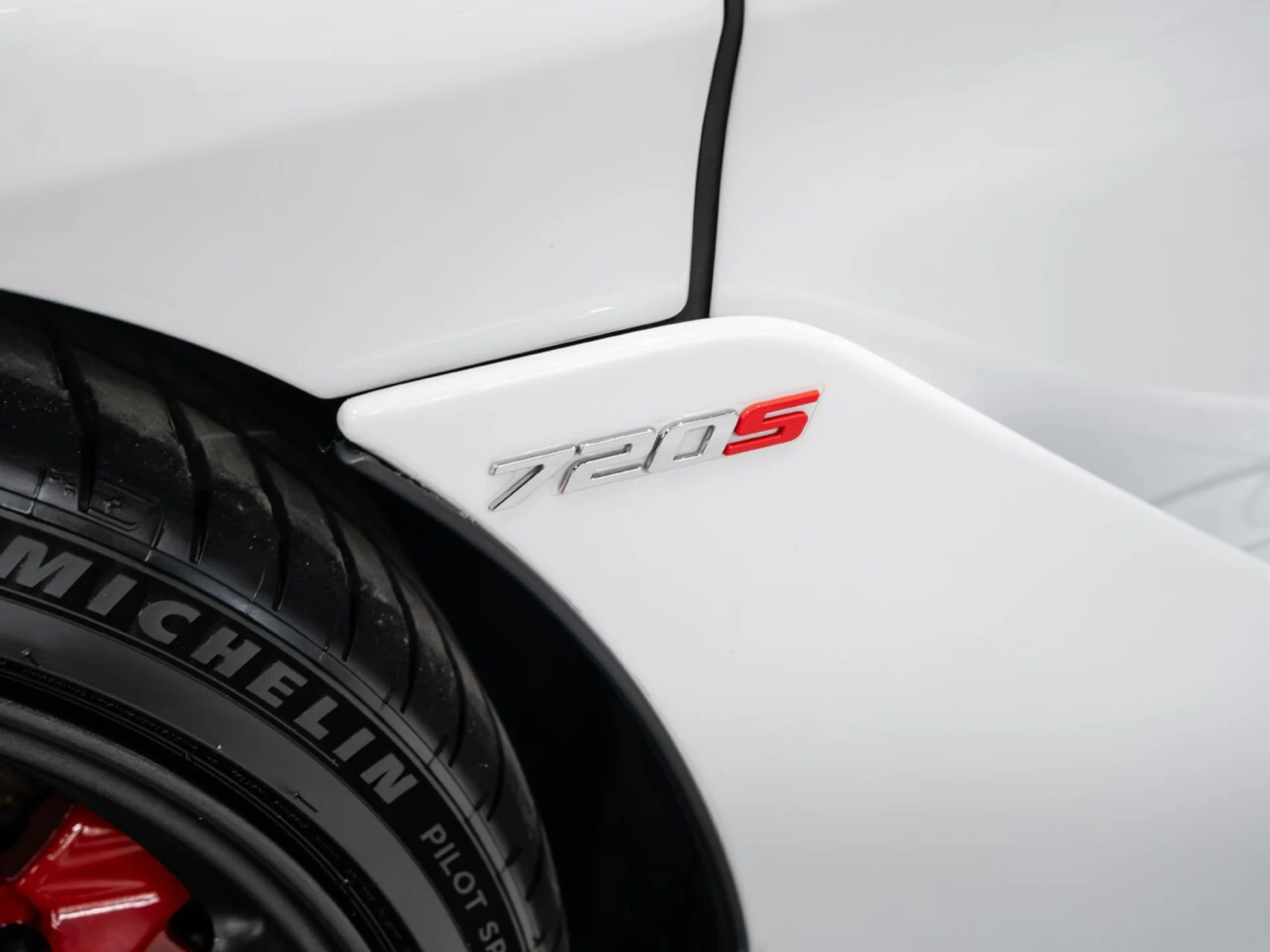 mph022_4022052146_mclaren_720s_2019_5d9128f312