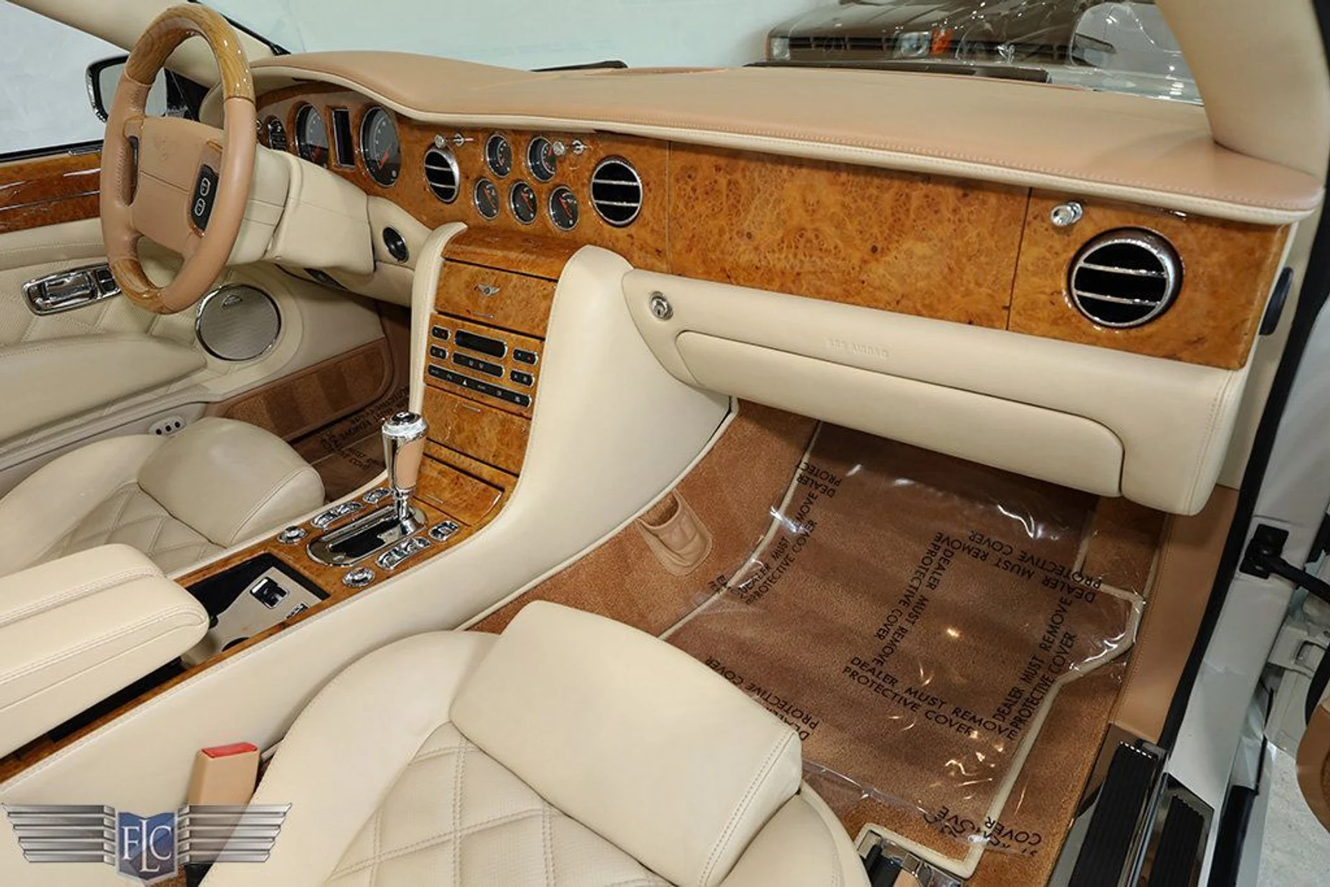 mph022_4024661744_used_2010_bentley_azure_tconvertible_9689_22574902_23_1024_ccb4c76a65