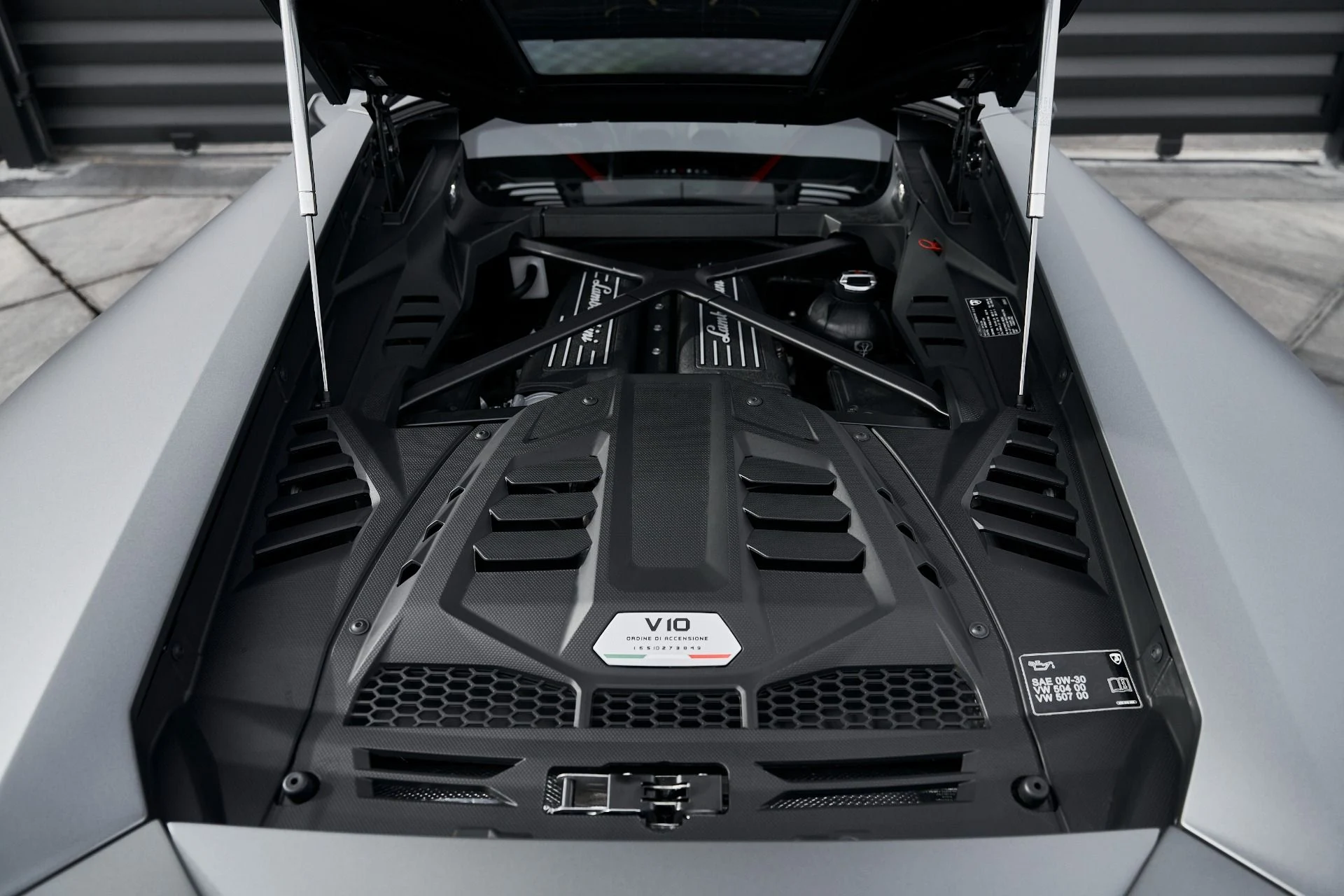 mph022_4025972538_Used_2023_Lamborghini_Huracan_EVO_Base_1769049021_7a918090c9