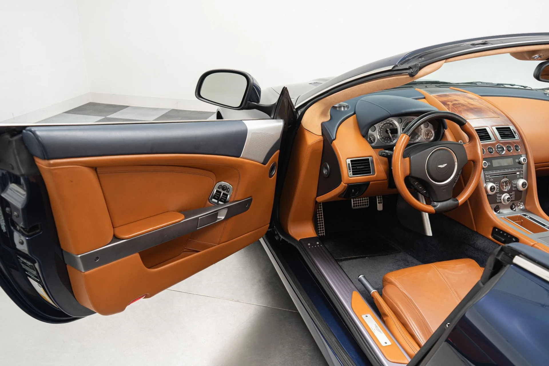 mph022_4031010036_Used_2011_Aston_Martin_DB_9_Volante_Two_Tone_Interior_V12_Power_1780003094_2df732398a
