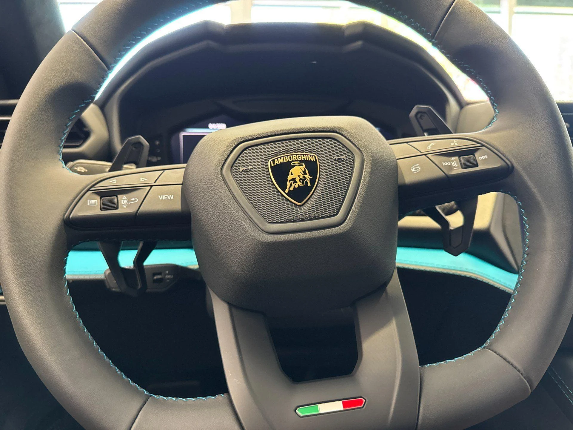 mph022_4031161555_New_2026_Lamborghini_Urus_SE_1786111373_225460db0a