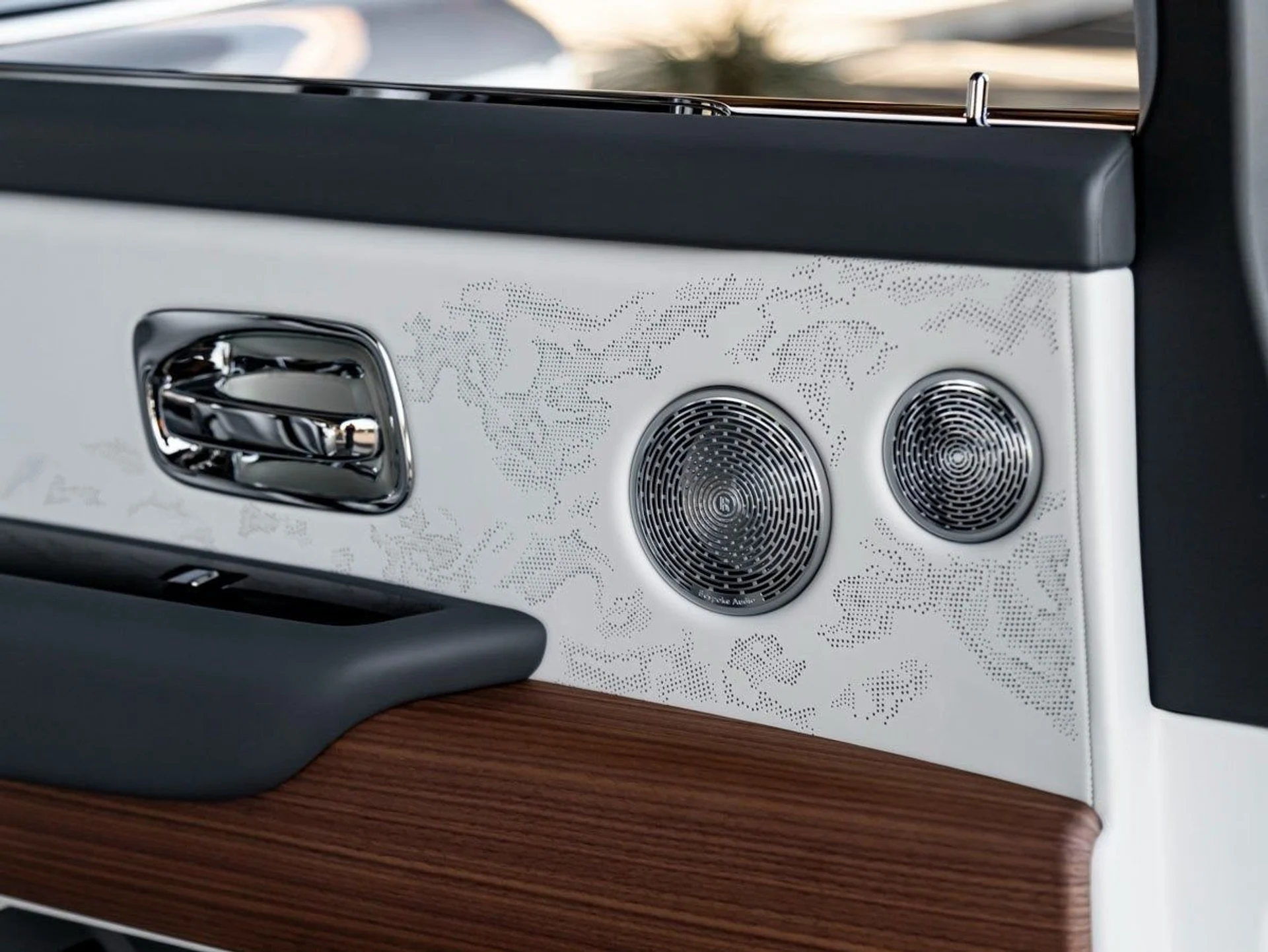 mph022_403272374_23_3449d89e4c