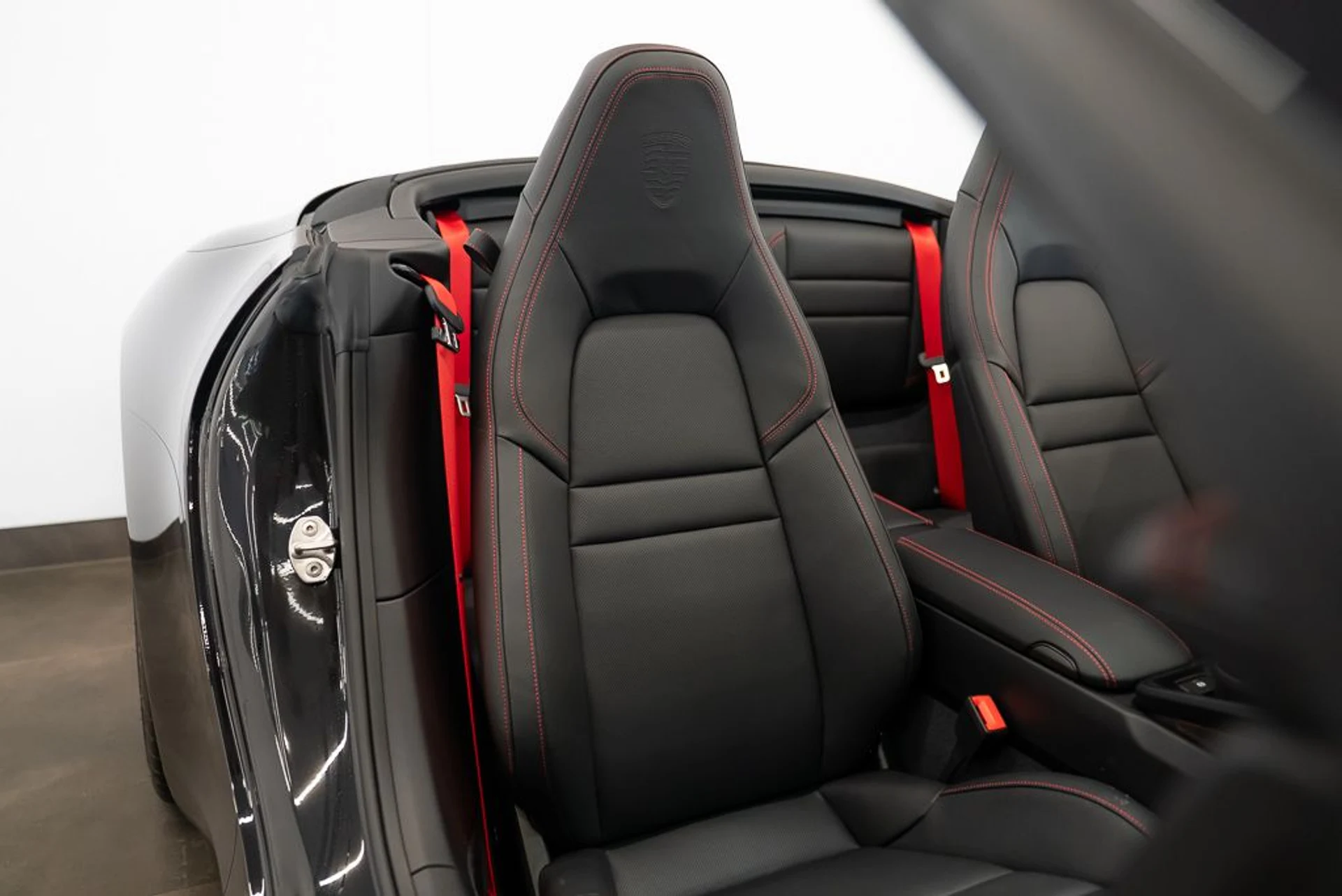 mph022_4038313160_porsche_911_2025_jpg_v_1775165756_d05205dafc