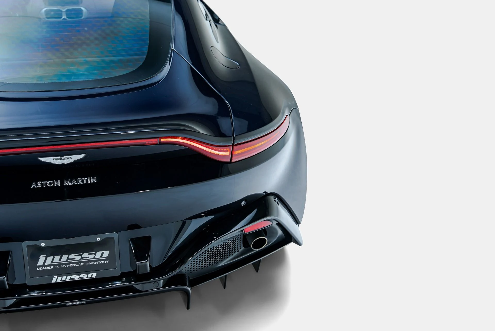 mph022_4041215682_Used_2019_Aston_Martin_Vantage_1793290914_a6ad0d4f95