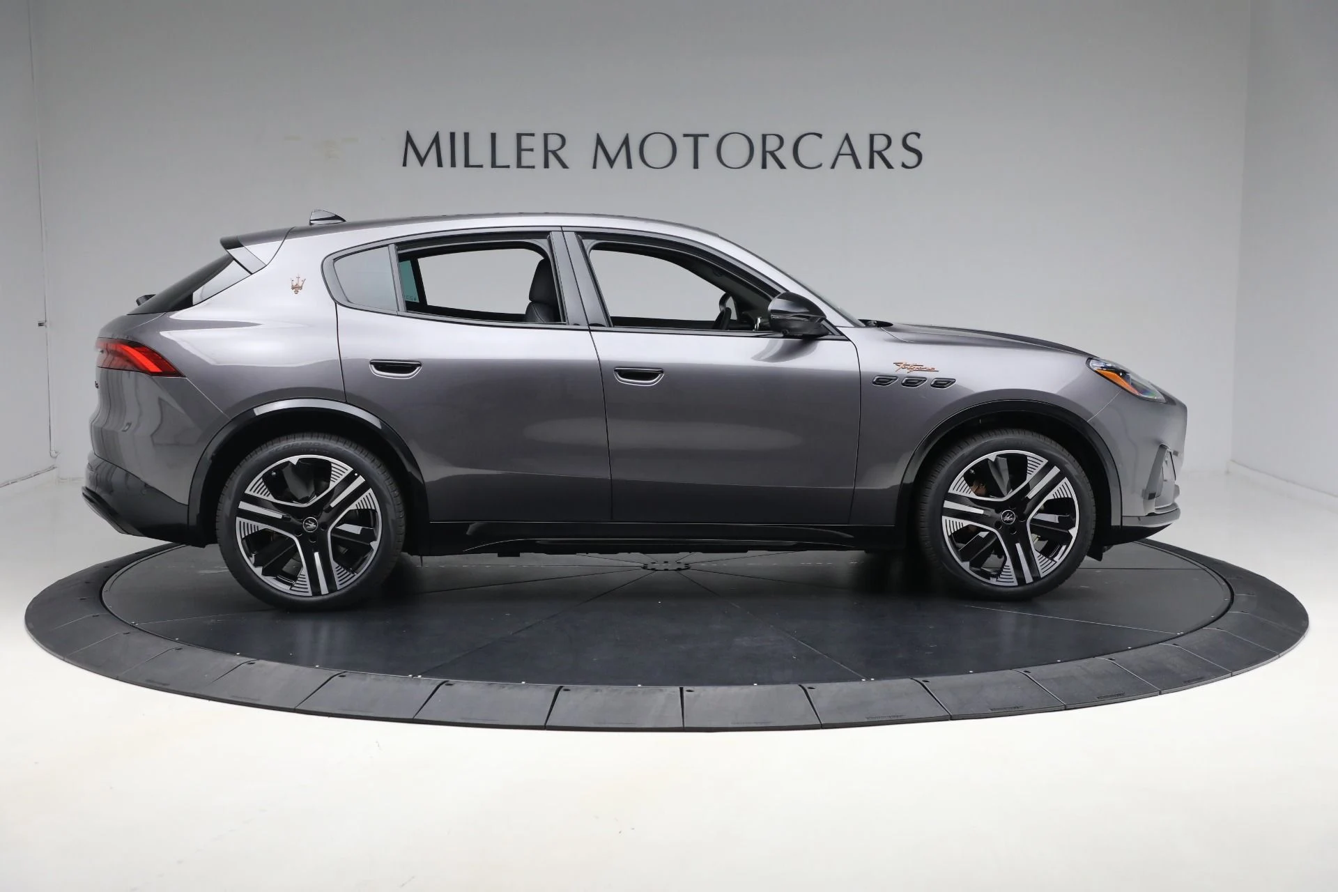 mph022_4041551814_New_2025_Maserati_Grecale_Folgore_da5f2d52e5
