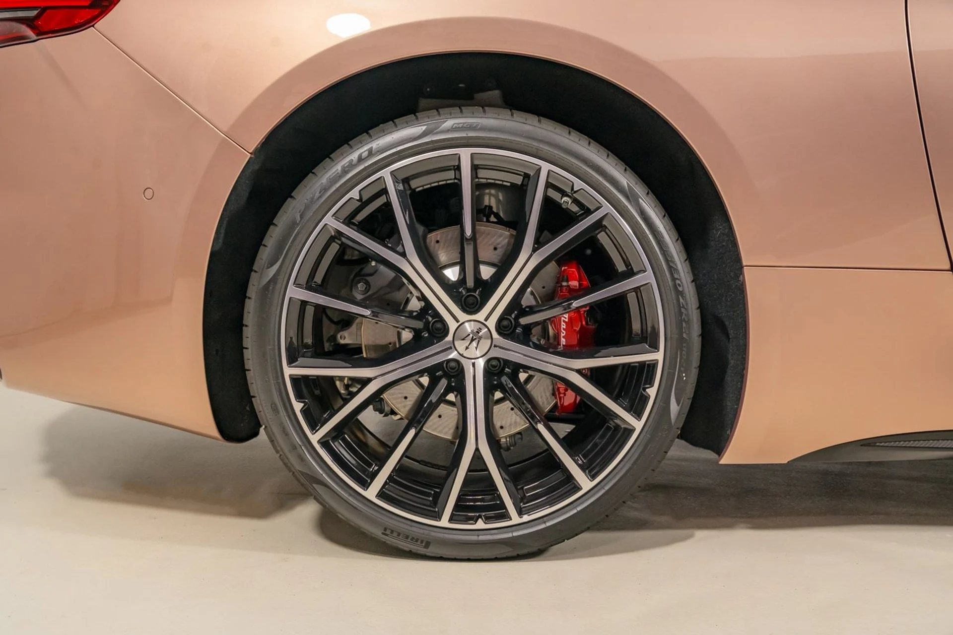 mph022_4044389959_aba2628bc2e046b1bfa1f2dde2a2a03b_294f435f9f