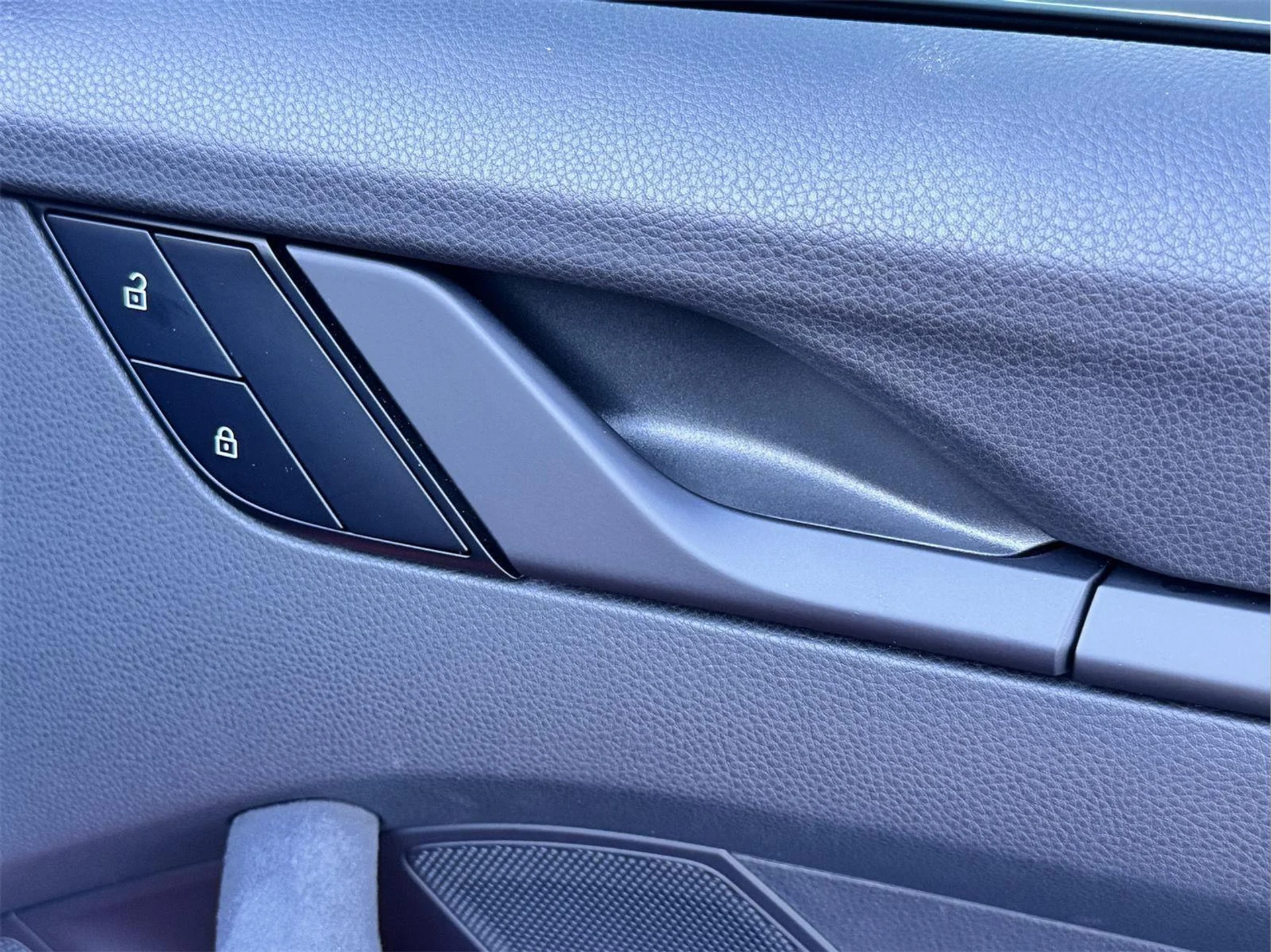 mph022_4064207527_0084aeba31472eee6997fdd711cf4cab_0345916128